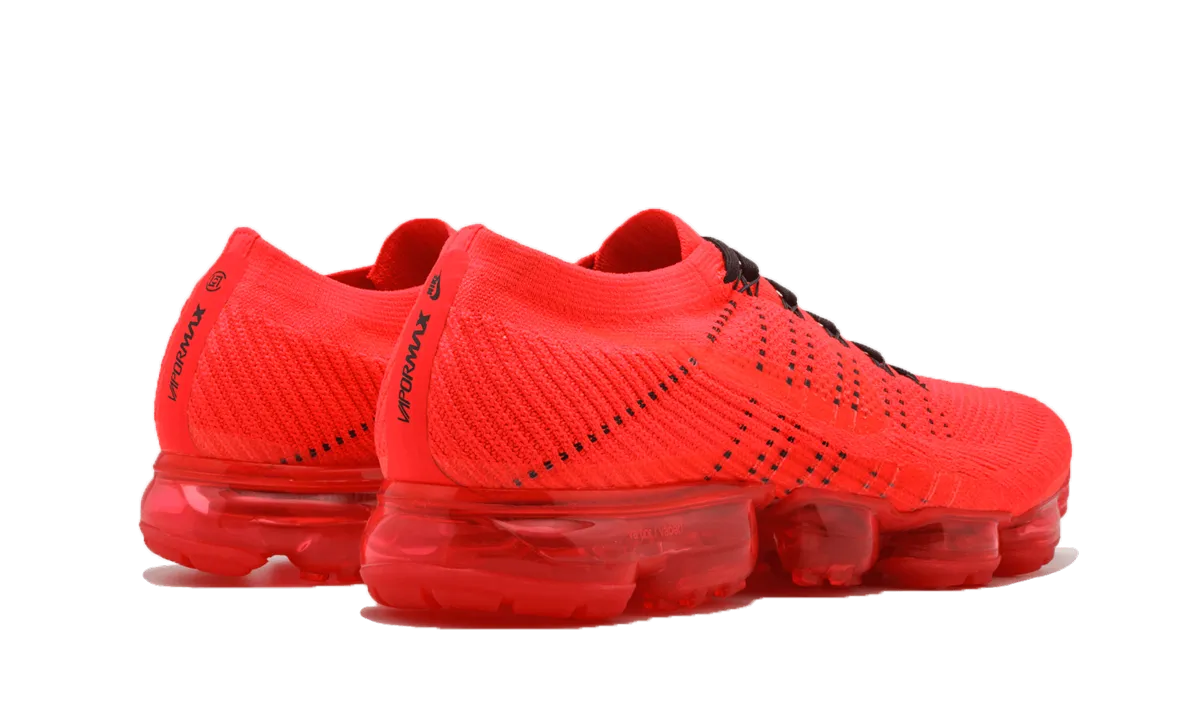 Air Vapormax FK / CLOT "Red" running in a forest Airflow Ventilation System