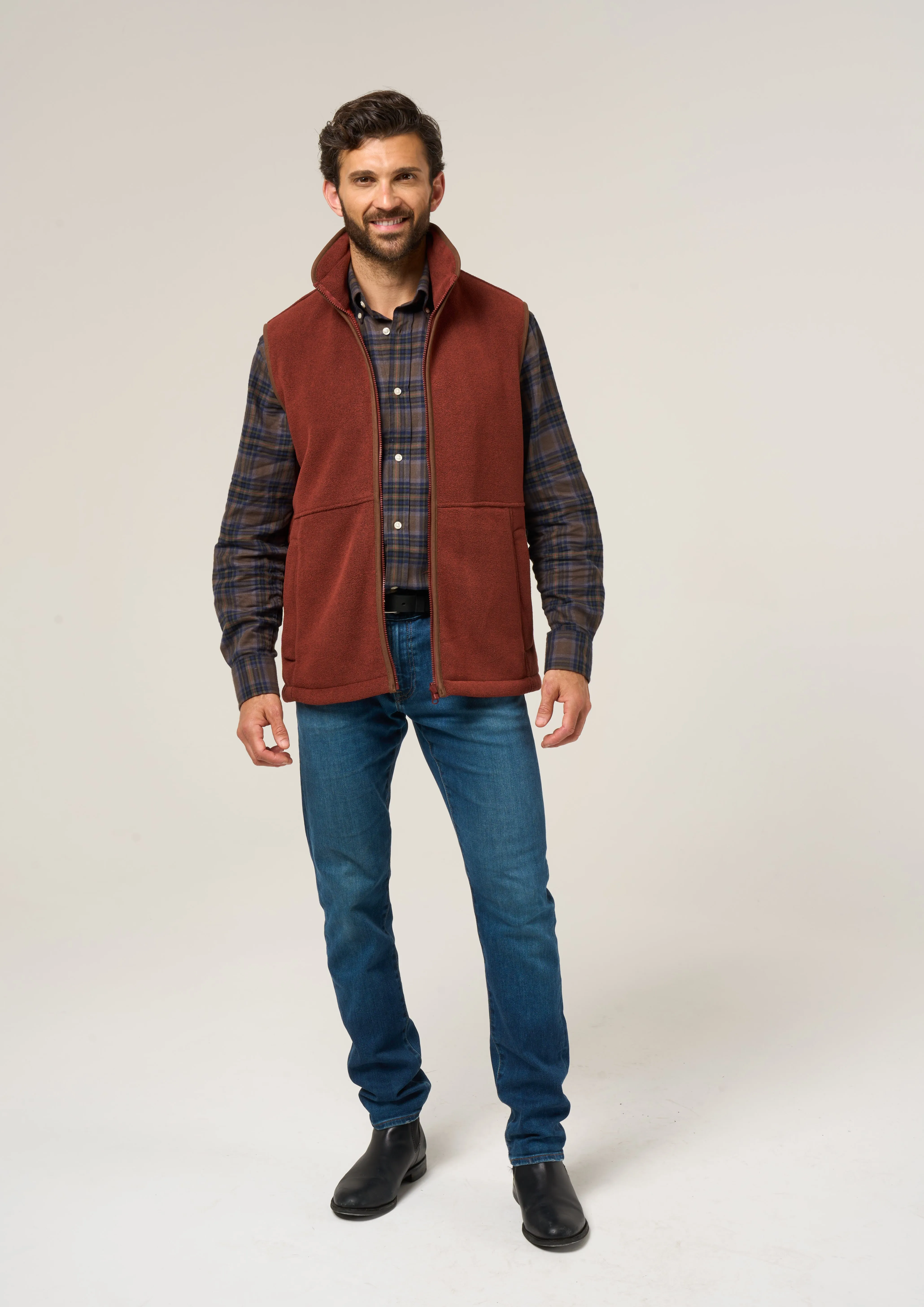 Rough Terrain Aylsham Men's Fleece Gilet In Rust - Regular Fit