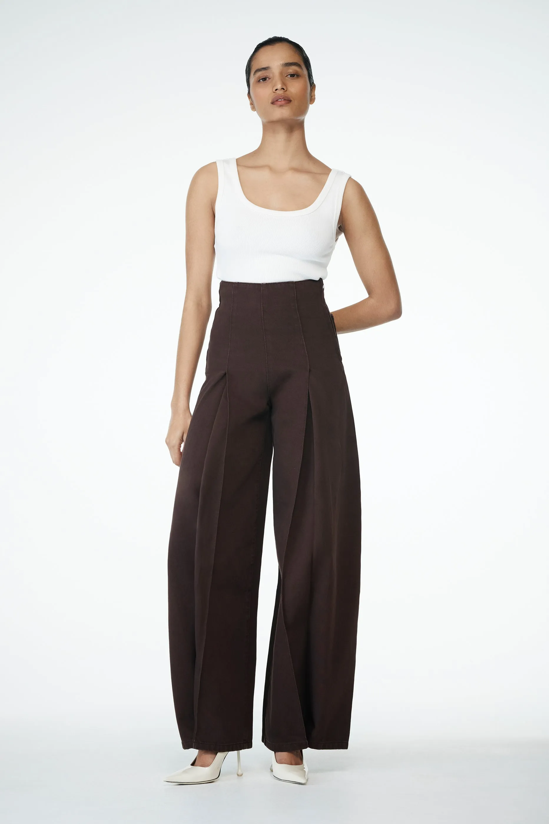 Beatrix High Rise Denim Jeans - Chocolate Casual Option Traveler Gear Morning Stroll