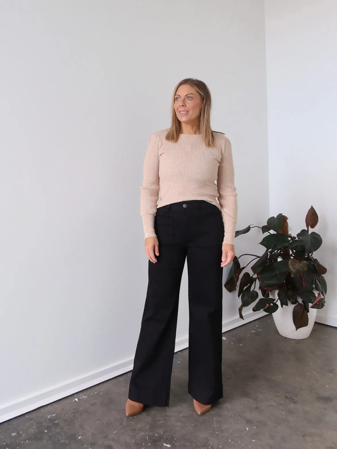 Riveted Stress Points Casual Style Bentley Jeans - Black