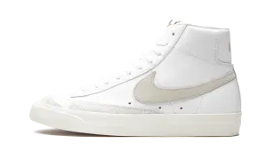 running in coastal areas Blazer Mid 77 Vintage "Light Bone"