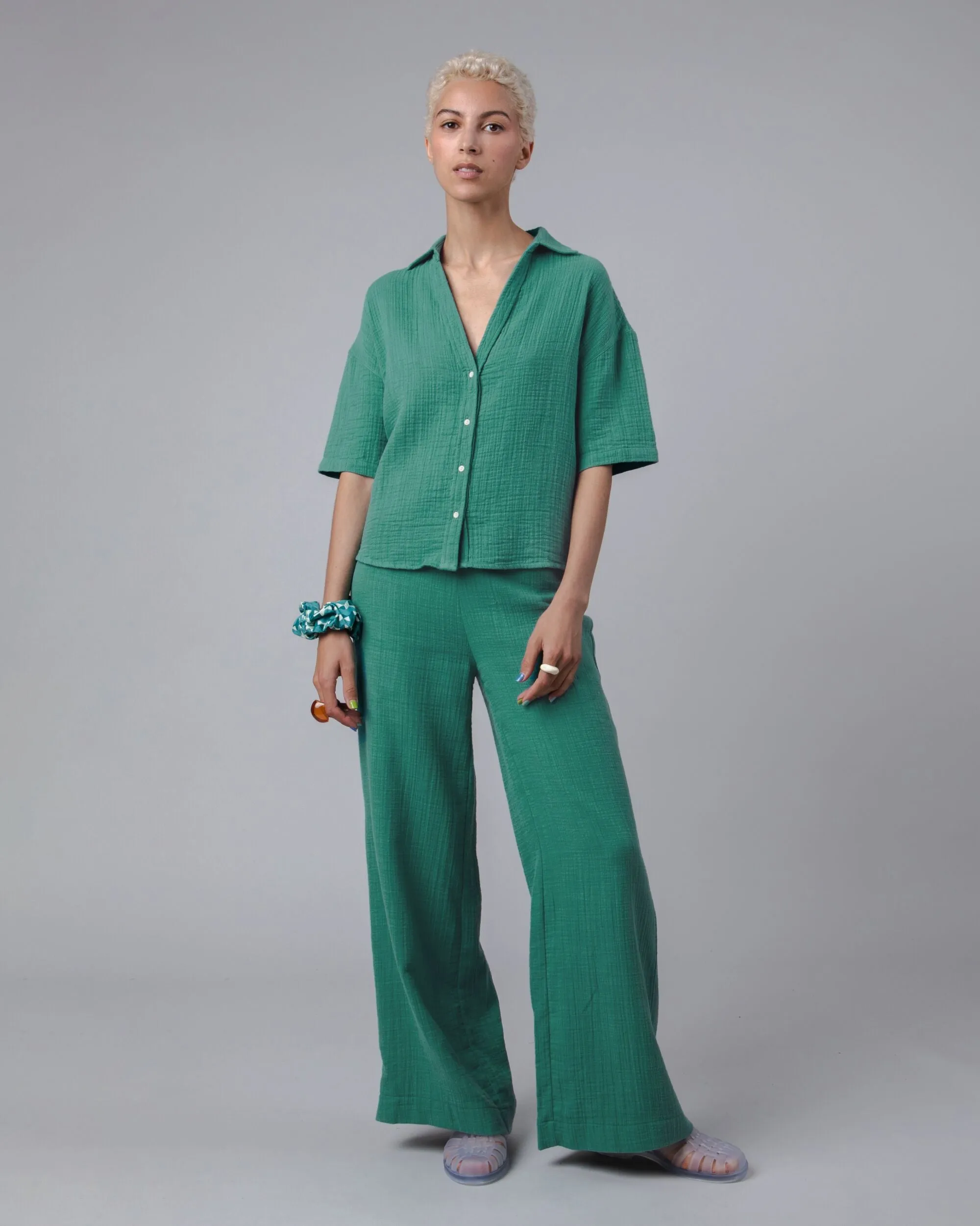 Bubble Cropped Blouse Green Minimal Design Classic Layer Wear