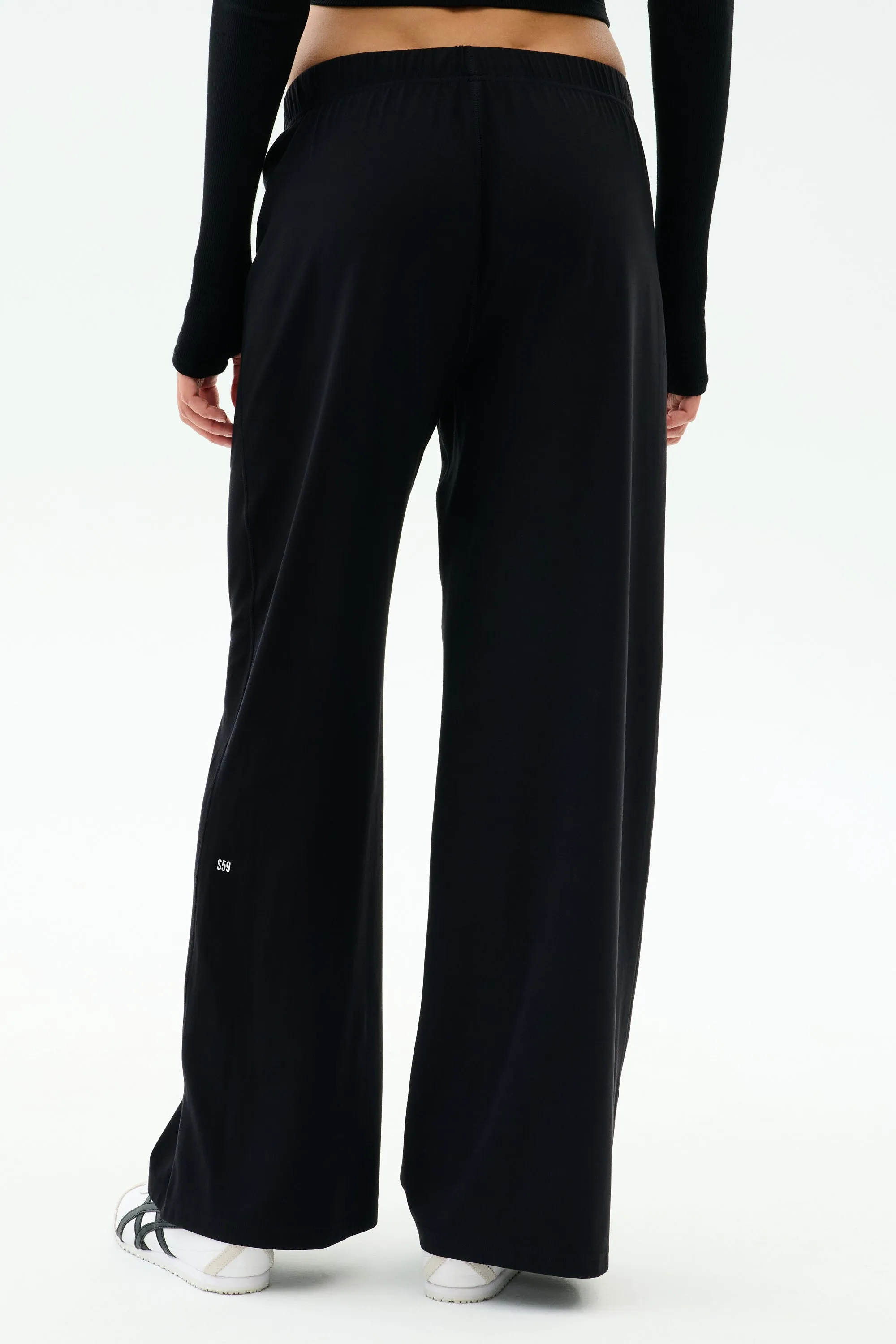 Sleek Look Brynn Airweight Pant - Black