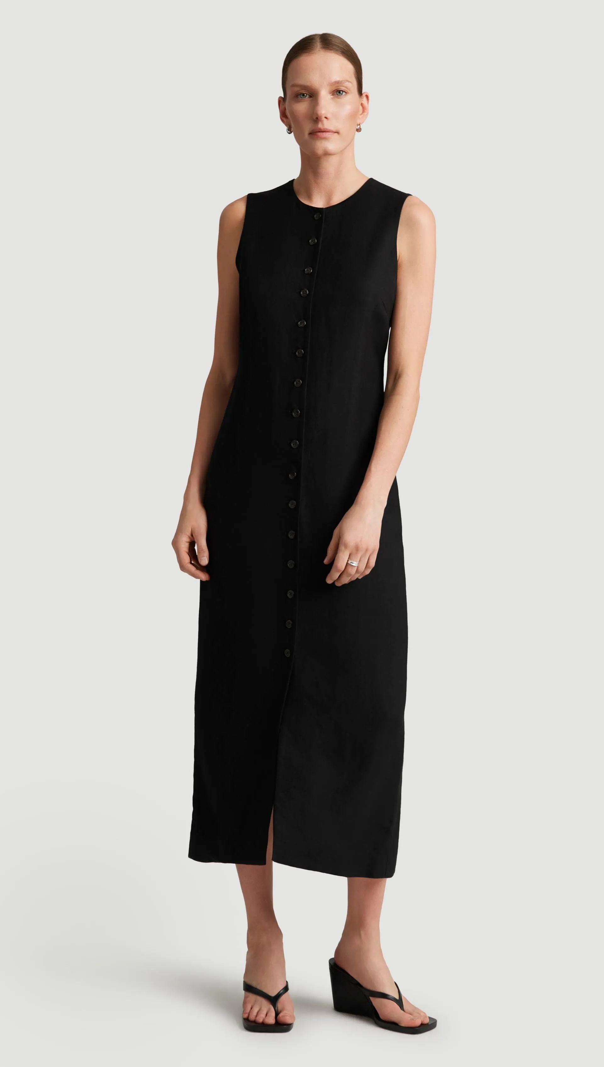 Button Dress in Viscose Linen Twill | Black Relaxed and Elegant Urban Line
