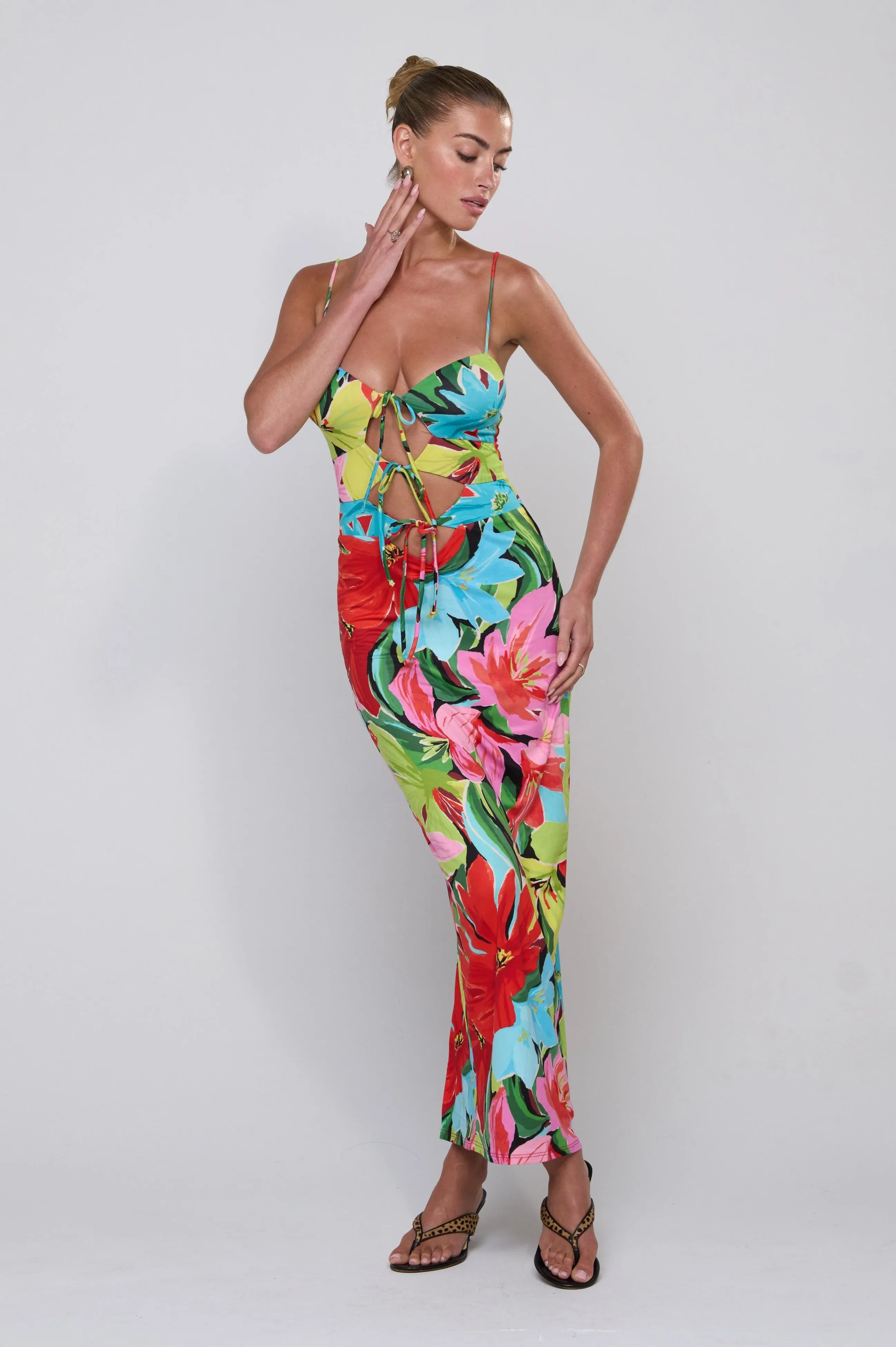 Summer Midi in Tropicana Comfort waistband Curve-Enhancing