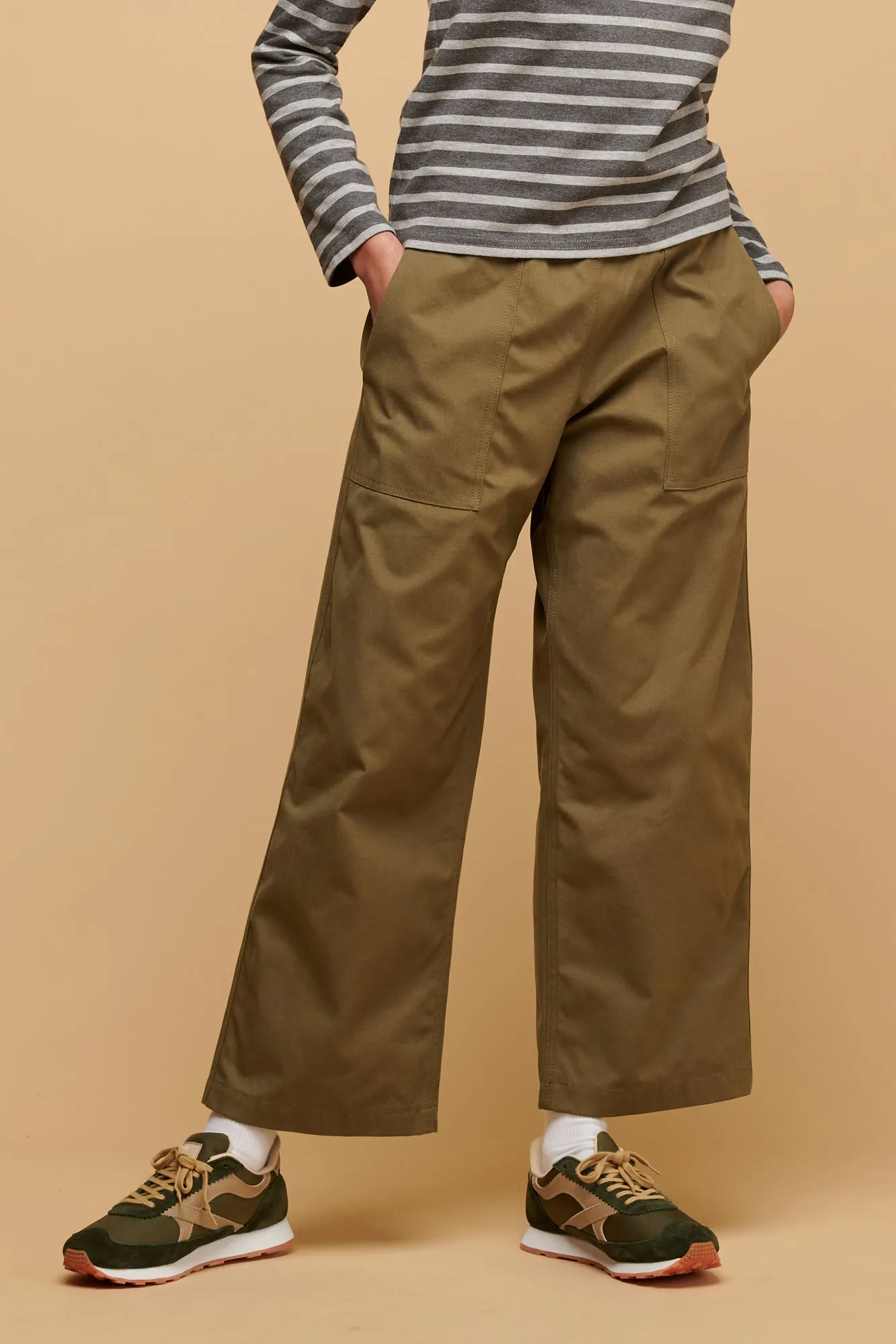 Flexible Gusset Sleek Waist Camerawoman Drawstring Tapered Cotton Canvas Trousers - Olive
