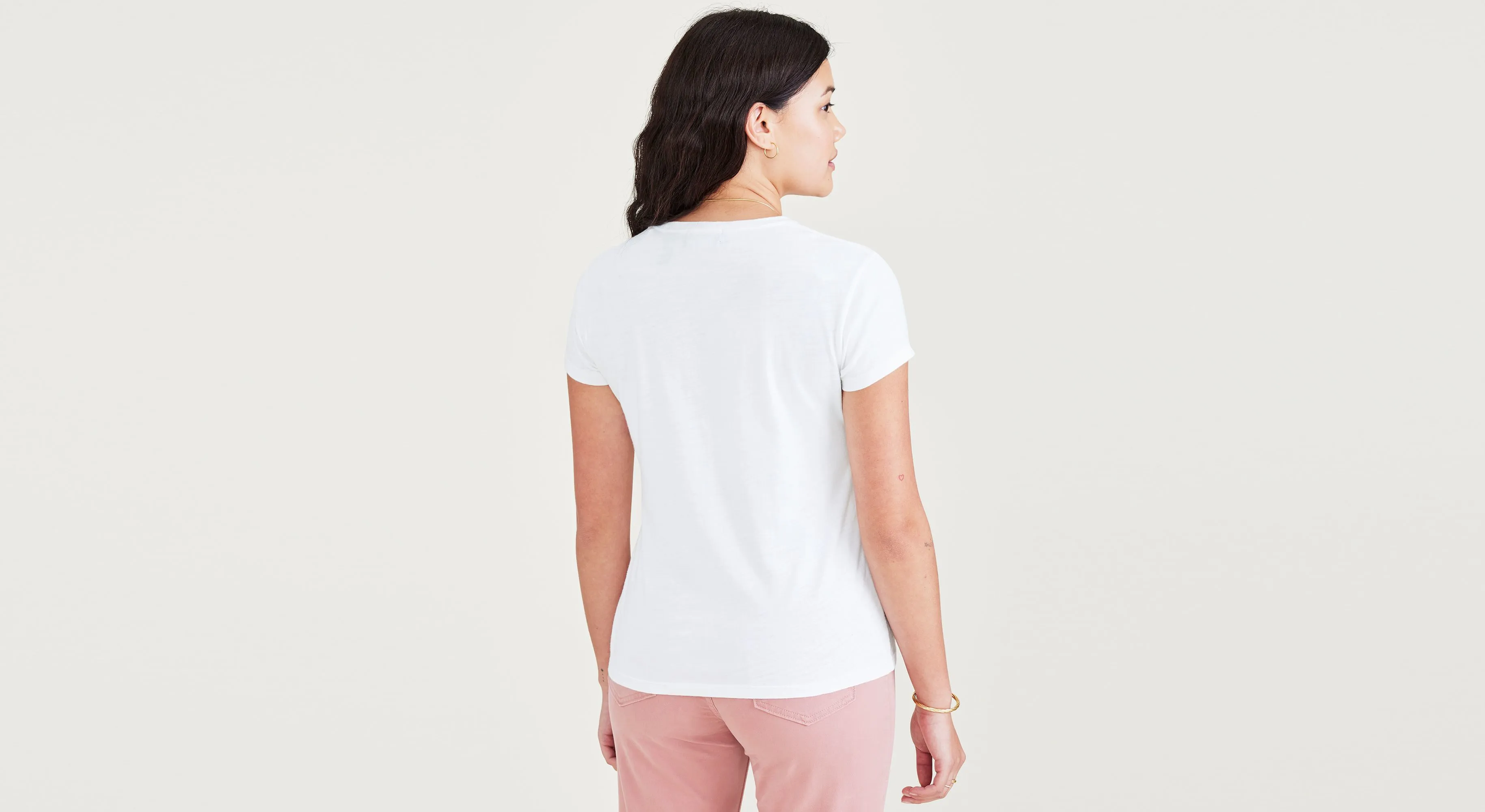 Women's Slim Fit Graphic Tee Shirt Casual Vibe