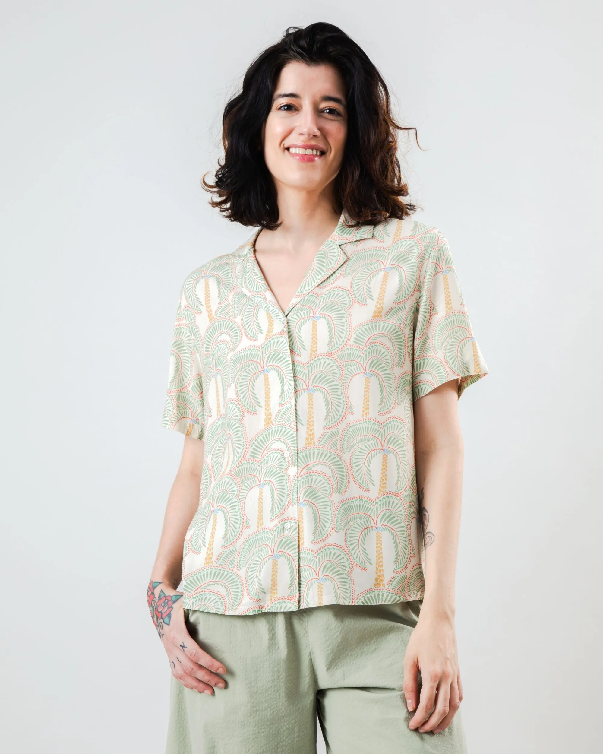 Borneo Aloha Blouse Ecru Sporty Layers