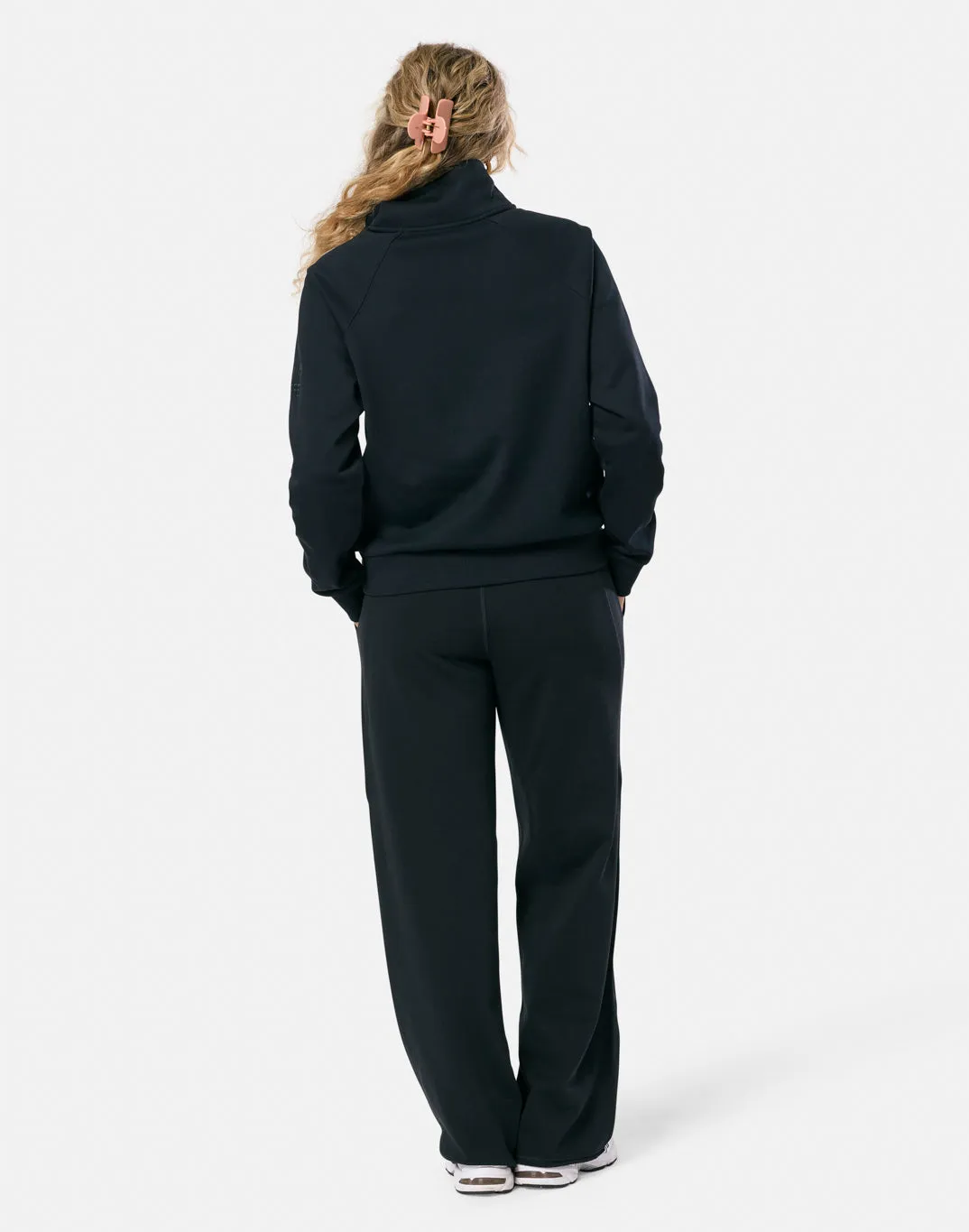 Clubhouse Quarter Zip in Black Timeless Hoodie product shoe support