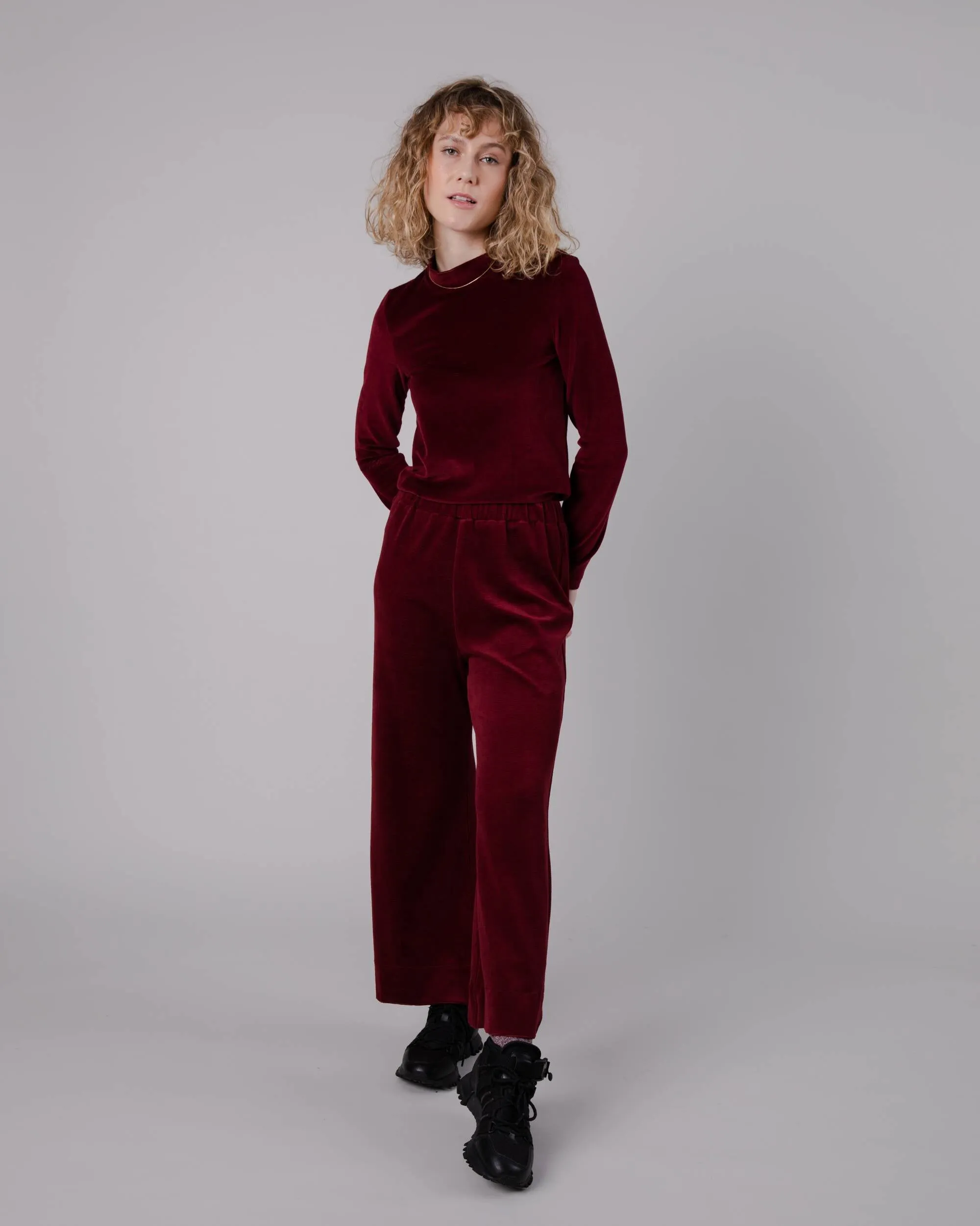 Velvet Perkins Sweater Prune Anti Odor Technology Streetwear attitude