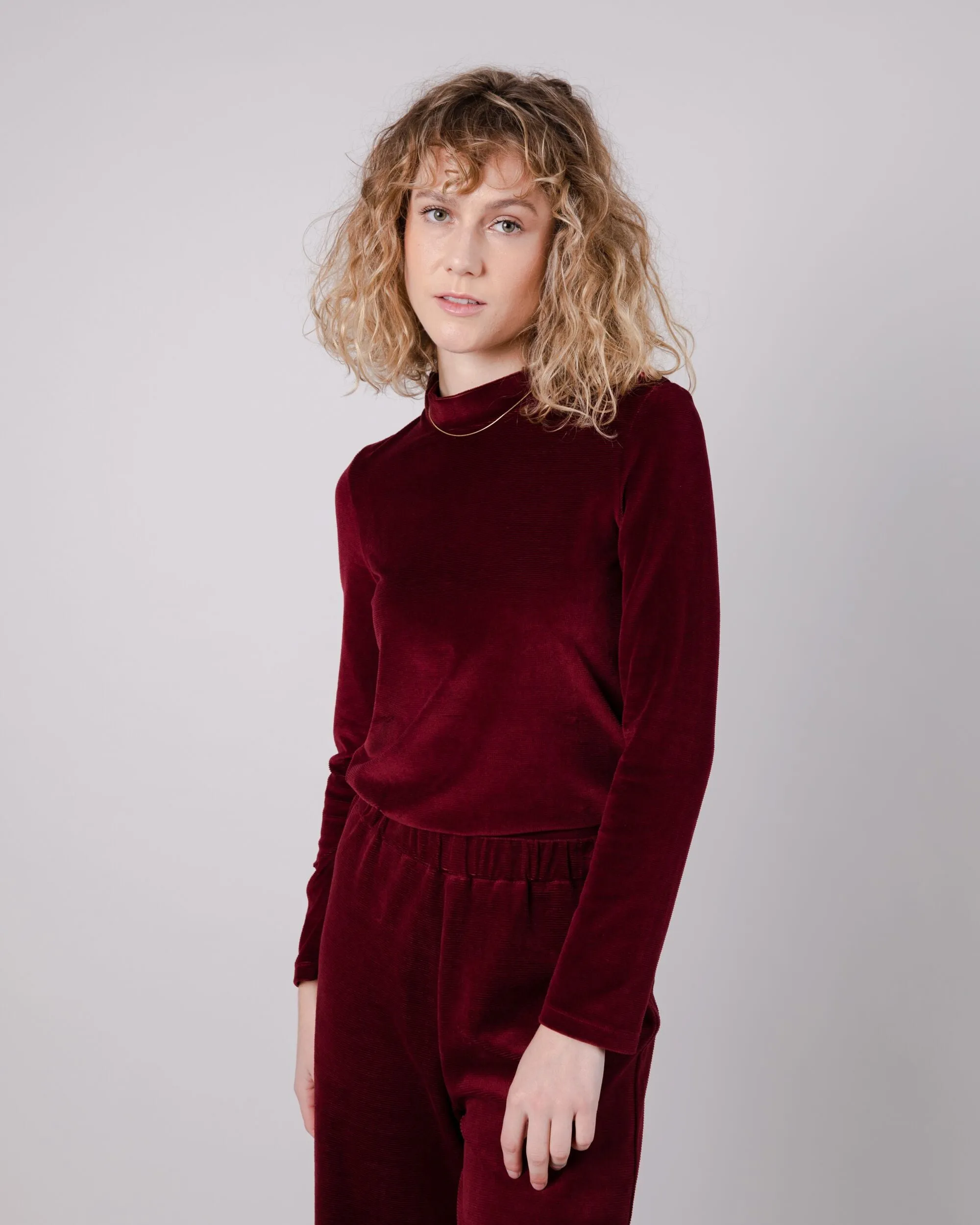 HeatResistantMaterial Relaxed Flex Velvet Perkins Sweater Prune