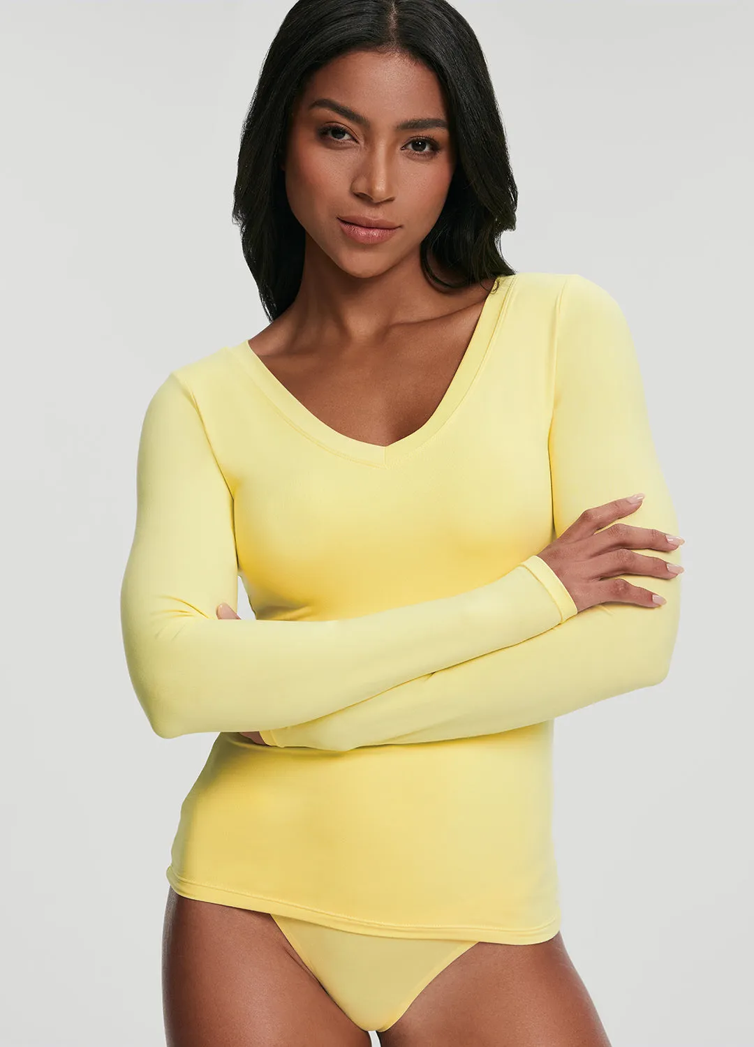 Curved Hem Odor Control Finish V-Neck Long Sleeve Top