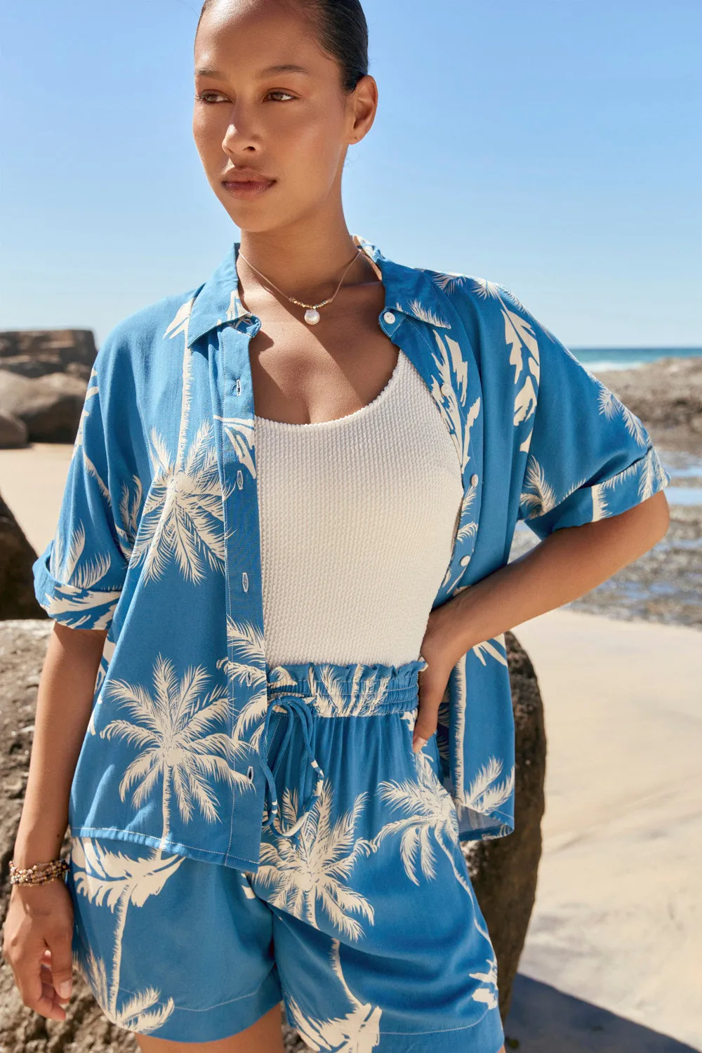 Layering Essential Carmen Resort Shirt in Soleil Cove