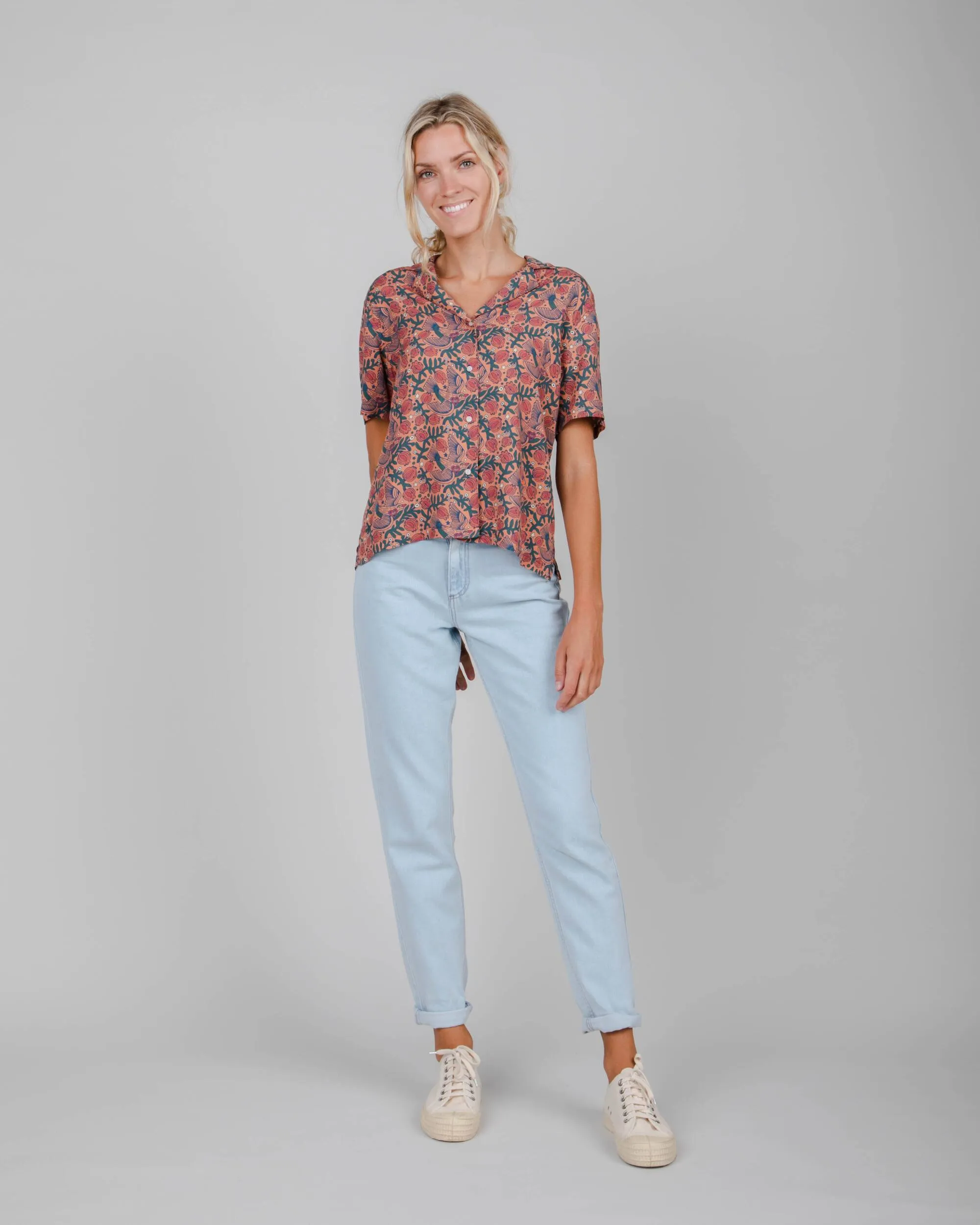 Comfy Touch NonRestrictive Cut Asis Percales Passerine Aloha Blouse