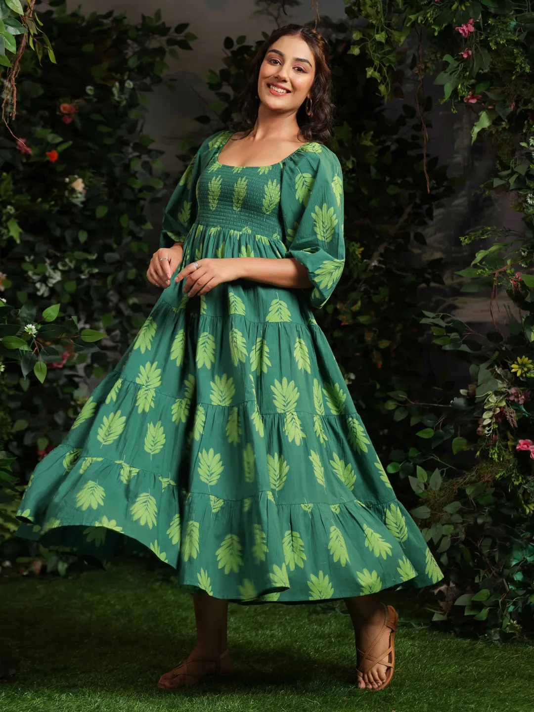 Women's Green long dress with balloon sleeves Sophisticated Appeal Timeless and Comfortable
