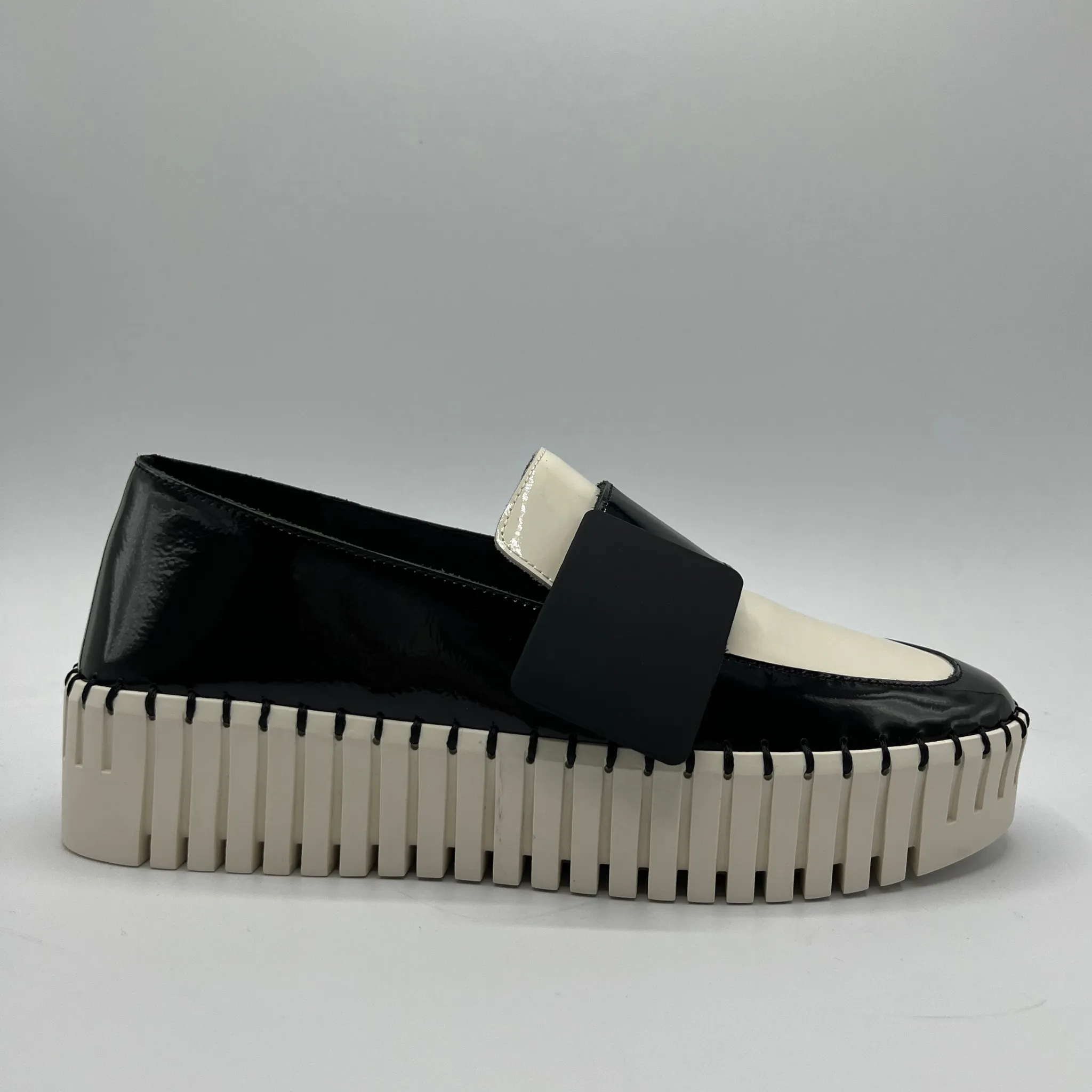 Django & Juliette Belenna Arch Support Urban Walkers Water Edge