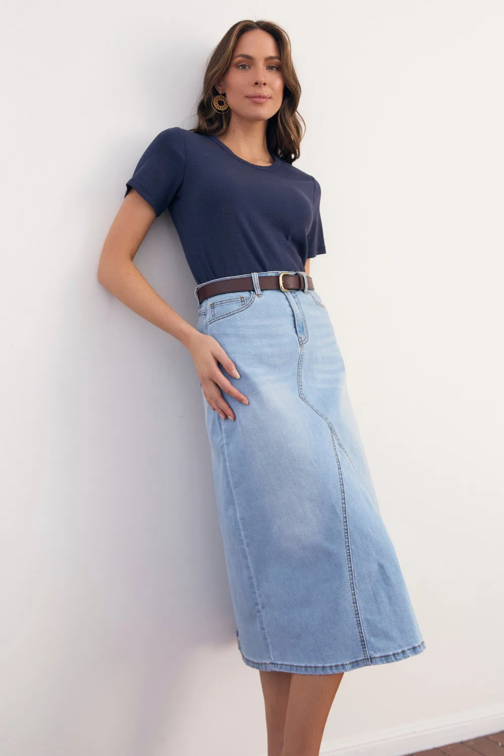 Sleek Comfort Fit Ergonomic Cut Adrift Ribbed Tee in Navy