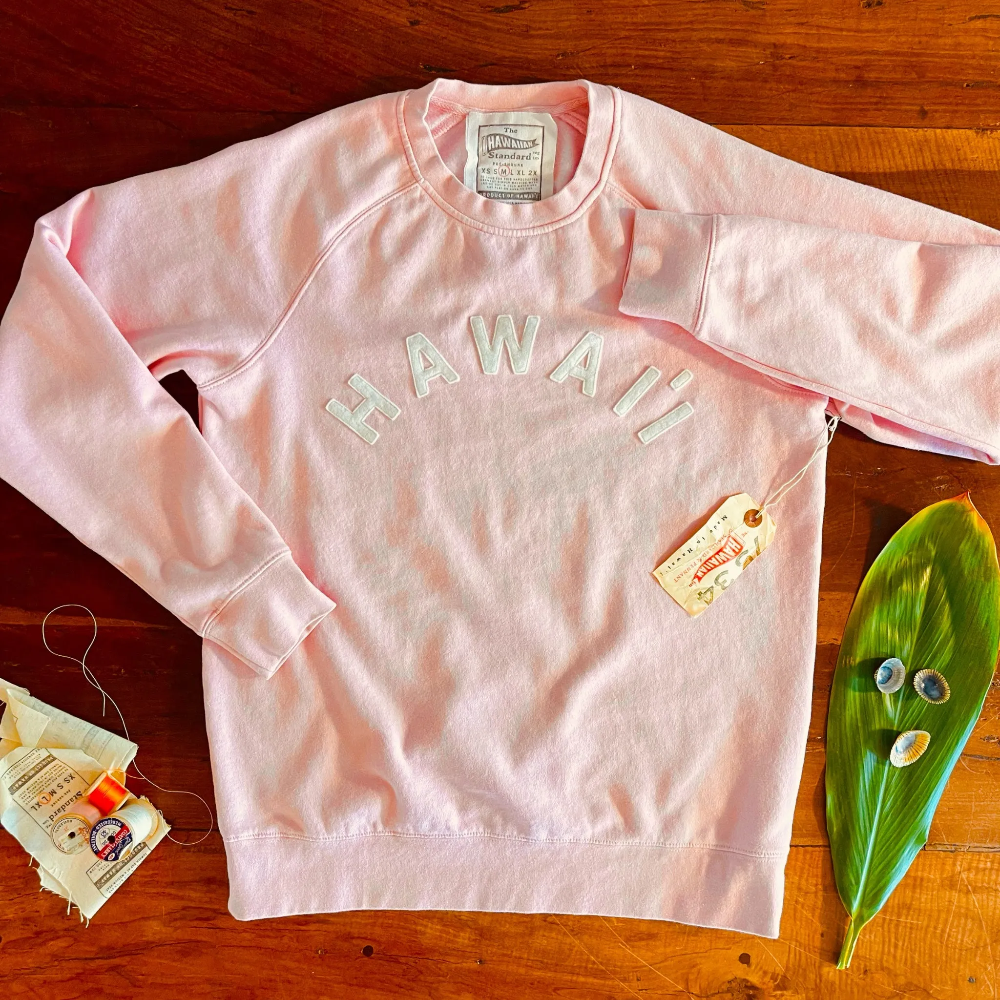 Mens Raglan Fleece Light Pink x Off White HAWAI`I Applique Printed Detail