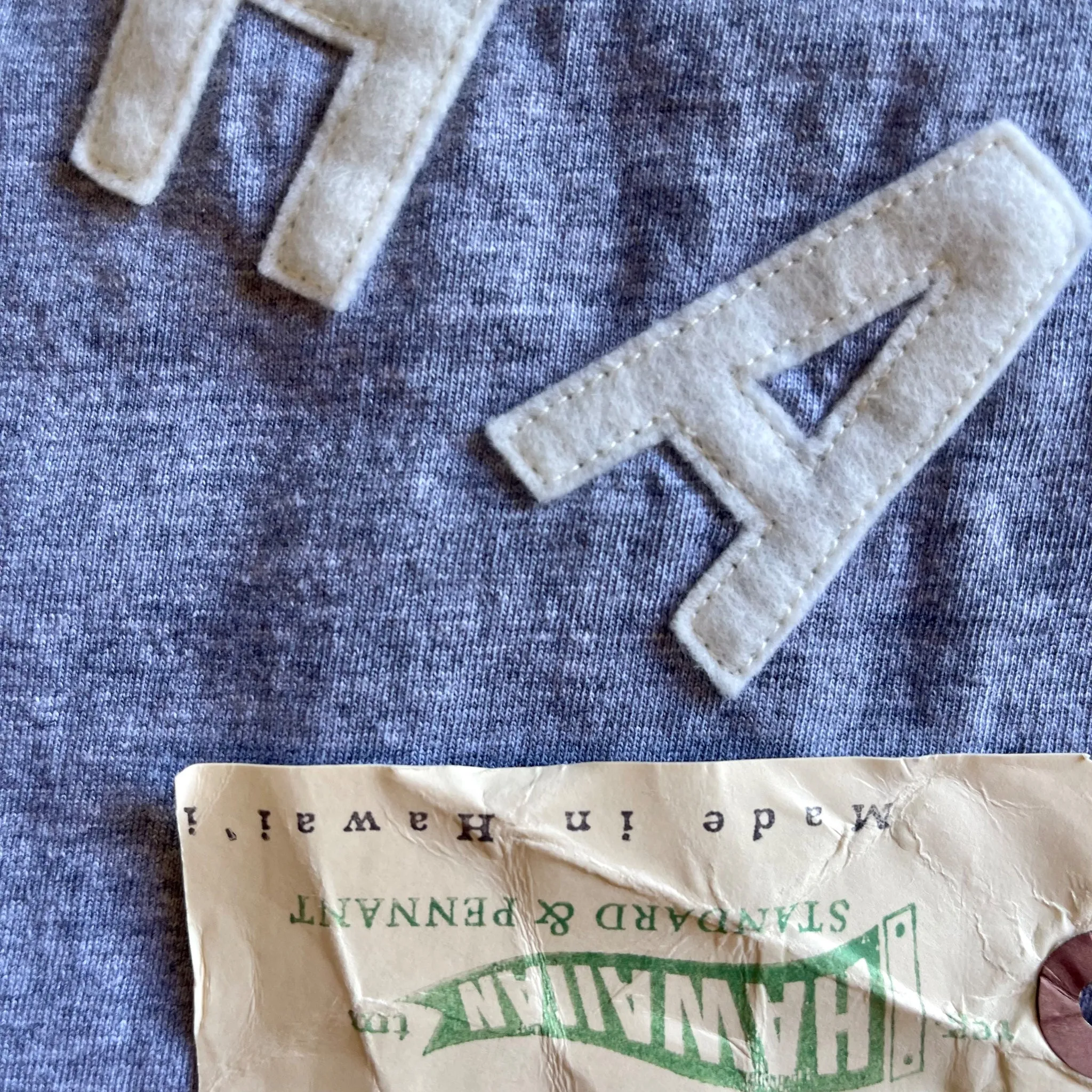 Mens T-Shirt in Heather Grey x Aloha applique Breathable mesh lining