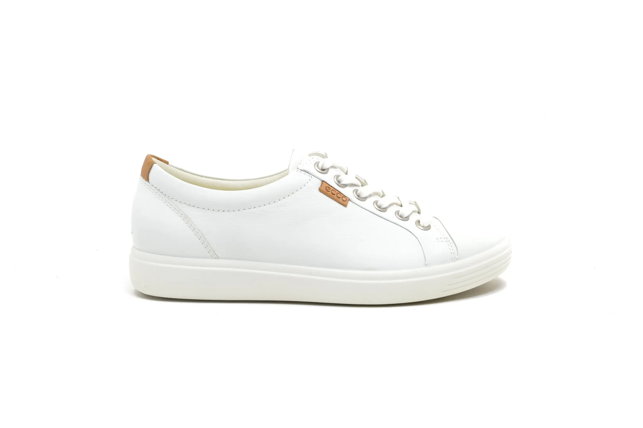 ECCO WOMEN'S SOFT 7 SNEAKER Trail Path Modern Silhouette