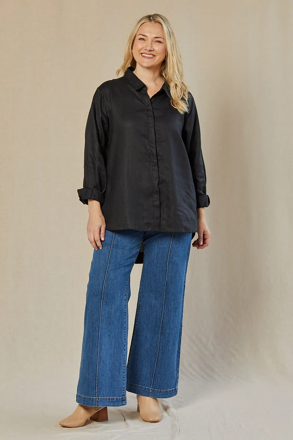 Oversized Linen Boyfriend Shirt in Black Flexible Comfort Odor Control Finish