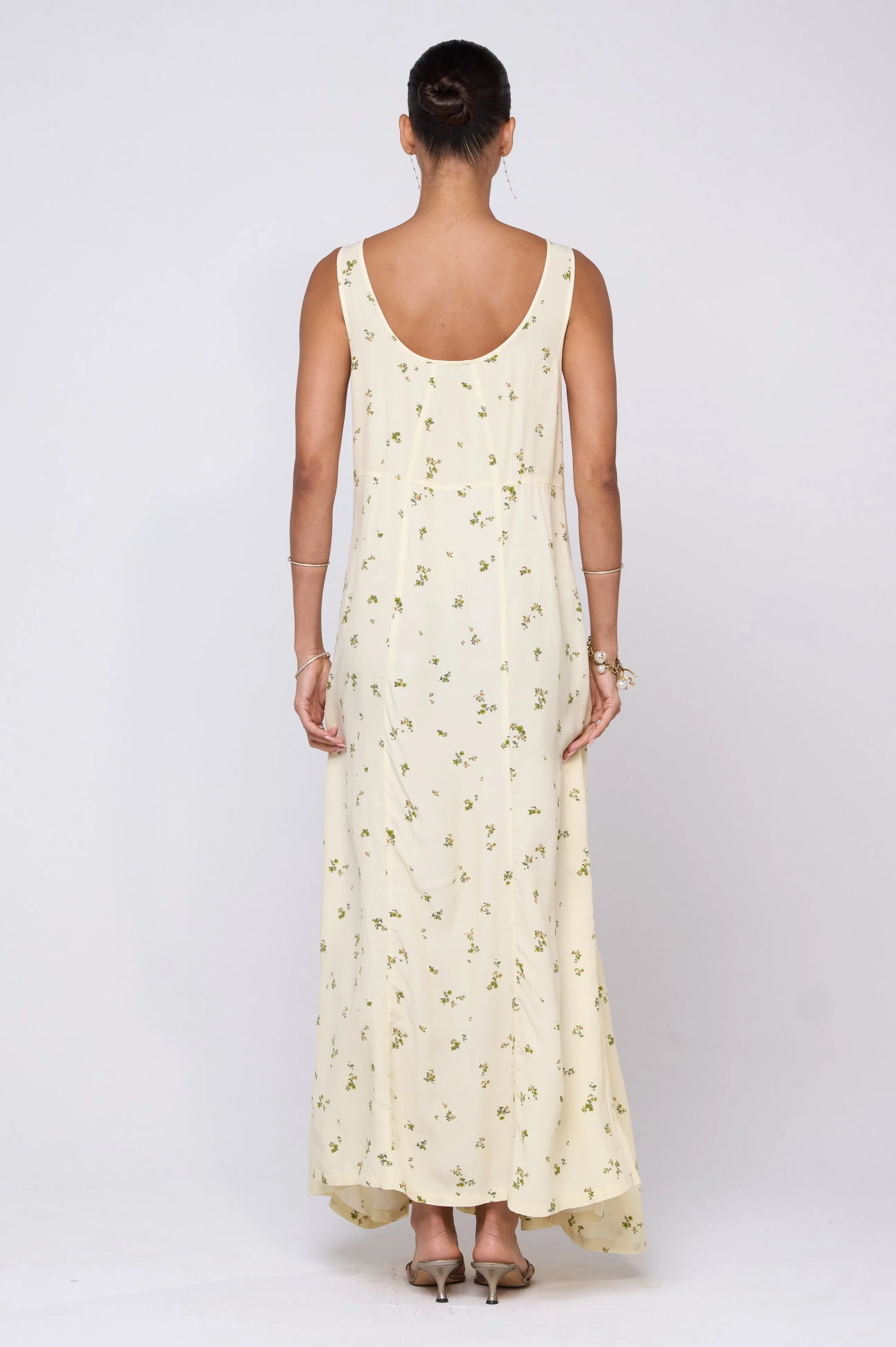 Colette Dress in Beurre Travel Staple Slender Look