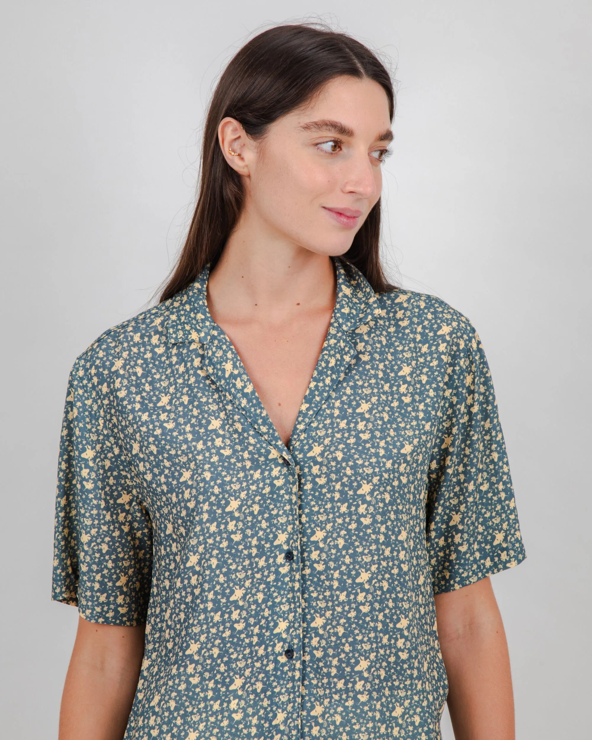 Peanuts Woodstock Aloha Blouse Navy Practical Design