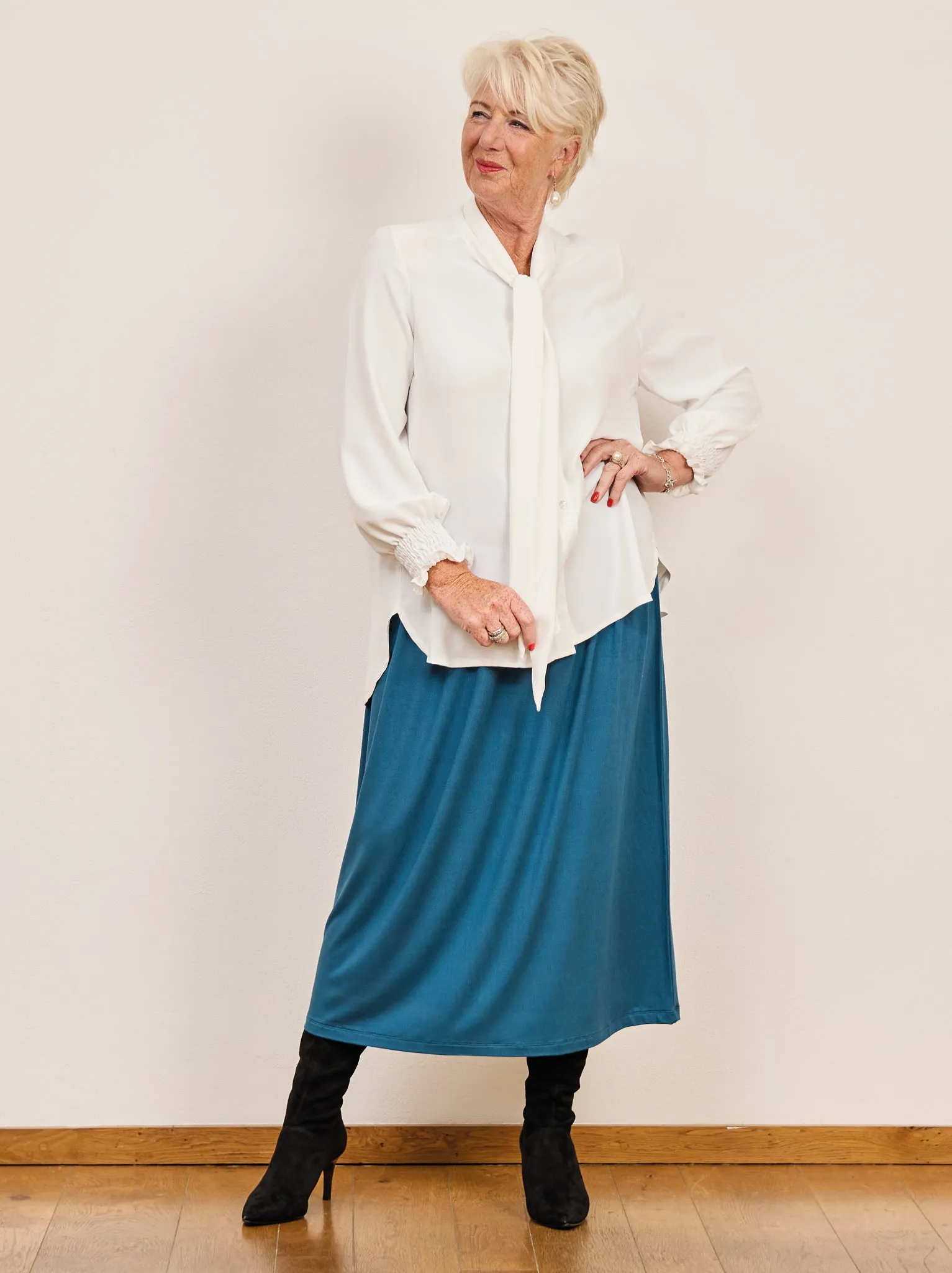 Luxurious Texture Saskia Jersey Skirt - Petrol
