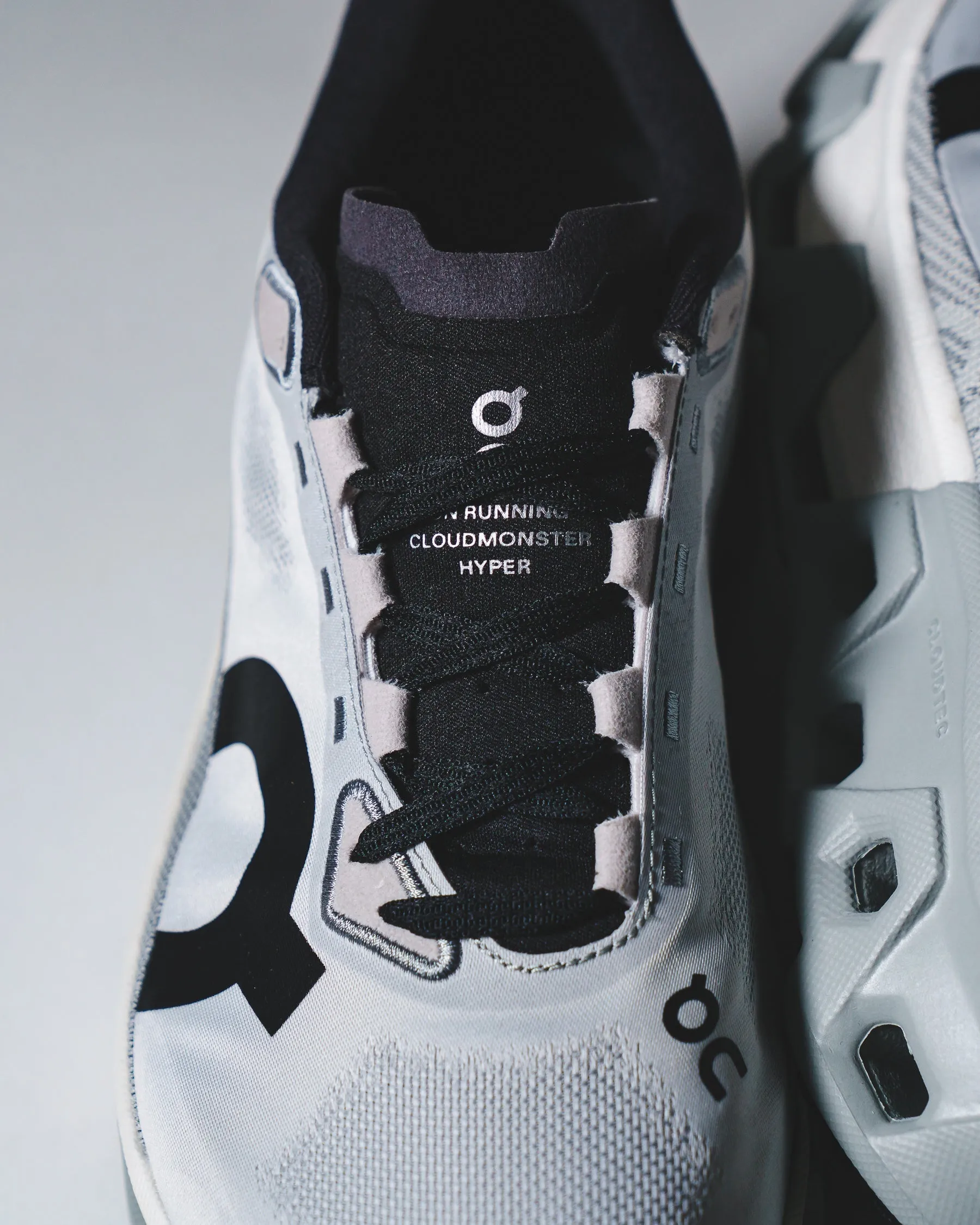 ON Men Cloudmonster Hyper Glacier Ivory 3ME10133205 windproof