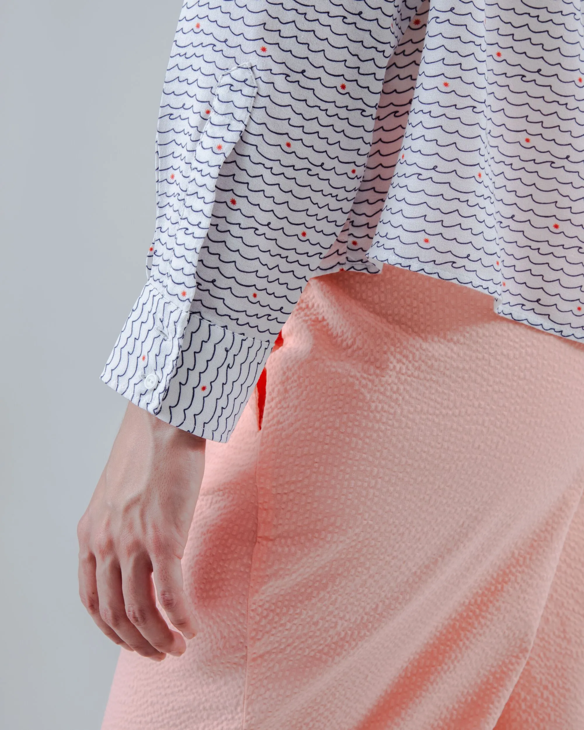 Chic Outfit Organic Cotton Construction Hola Ola Boxy Blouse