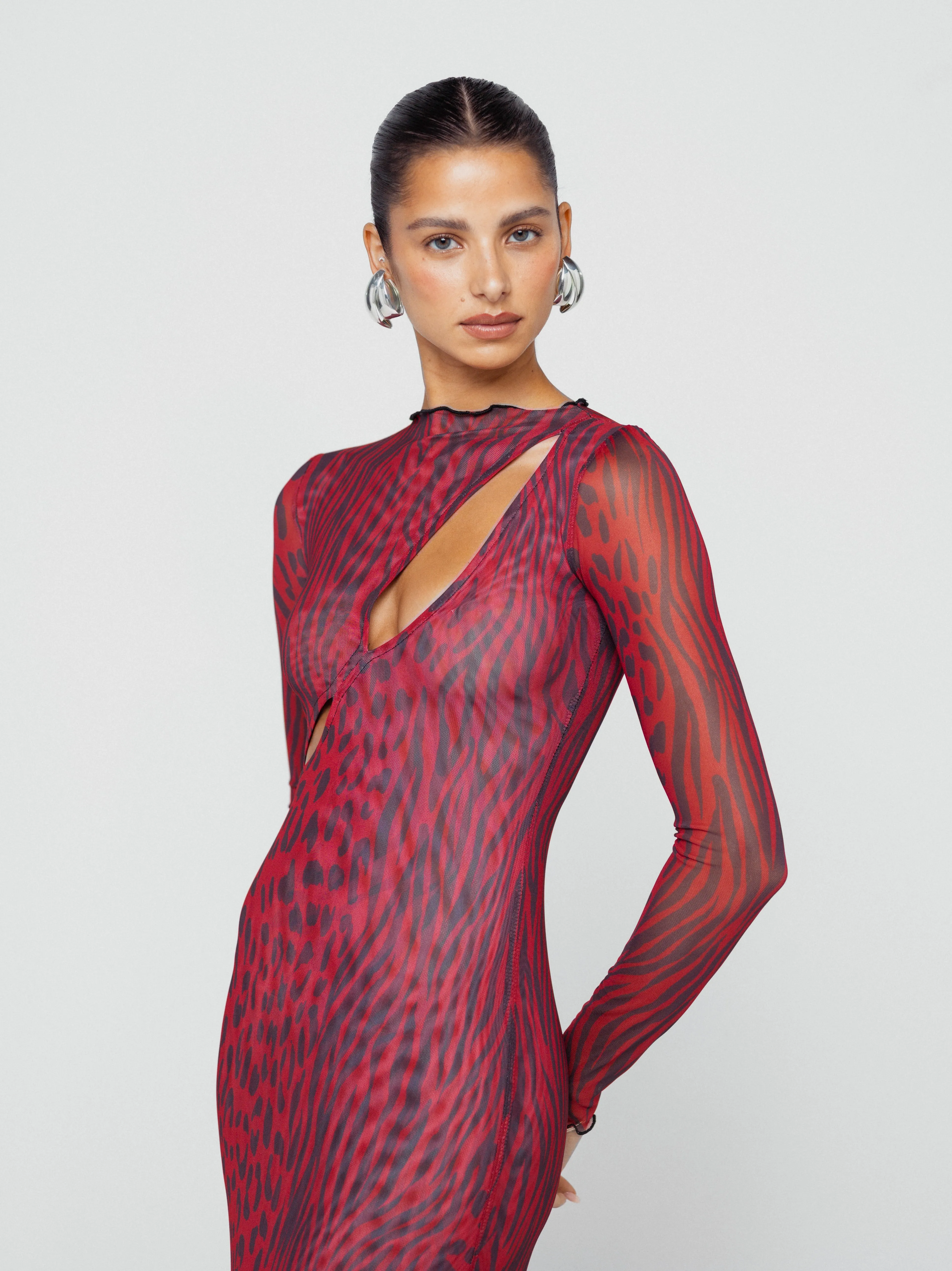 Scoop-Neck Sleek Waistband Holly Maxi in Vixen