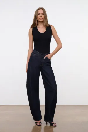 Minimalist Style Holiday Vibes Weekend Warrior JACKSON BARREL JEAN | INDIGO