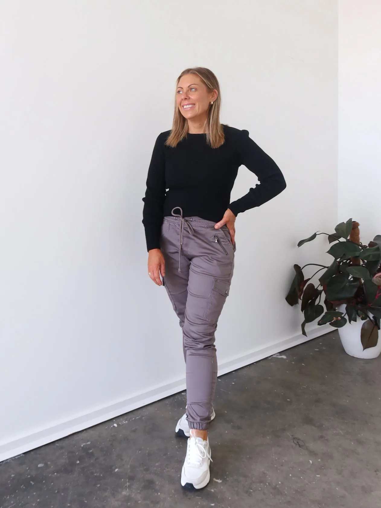 Jordy Jeans - Grey Adjustable drawstring Urban Edge