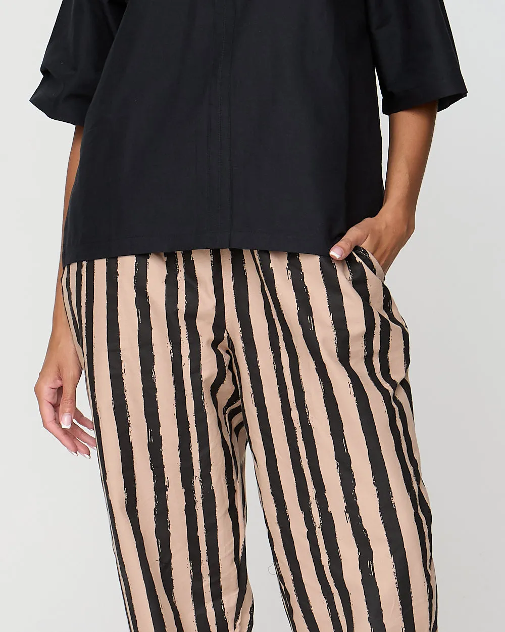 Sporty Cut Comfortable Look Kate Multicolour Painted Stripe Print Barrel Leg Trousers