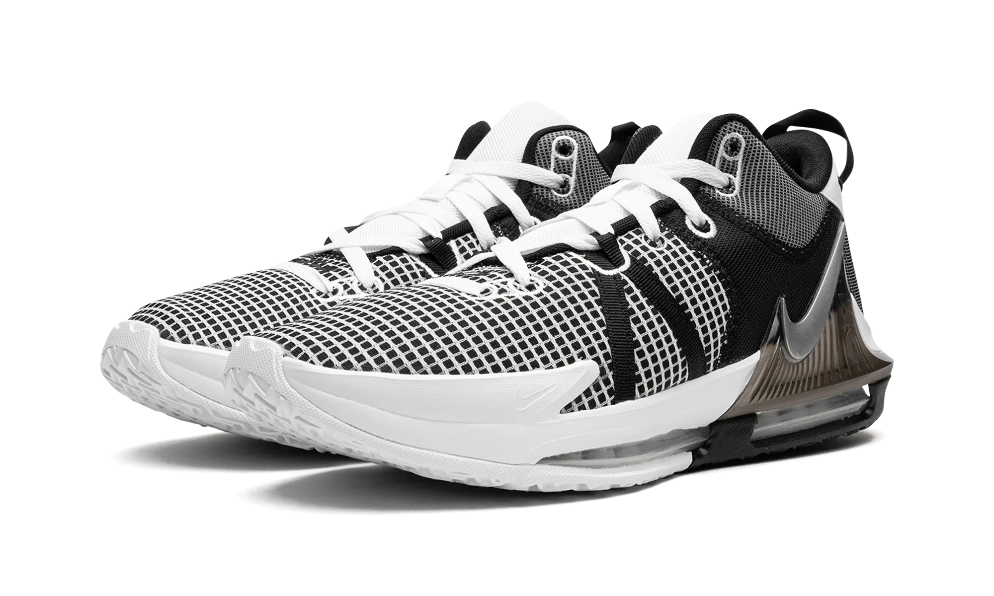 LeBron Witness VII color - coordinated shoes