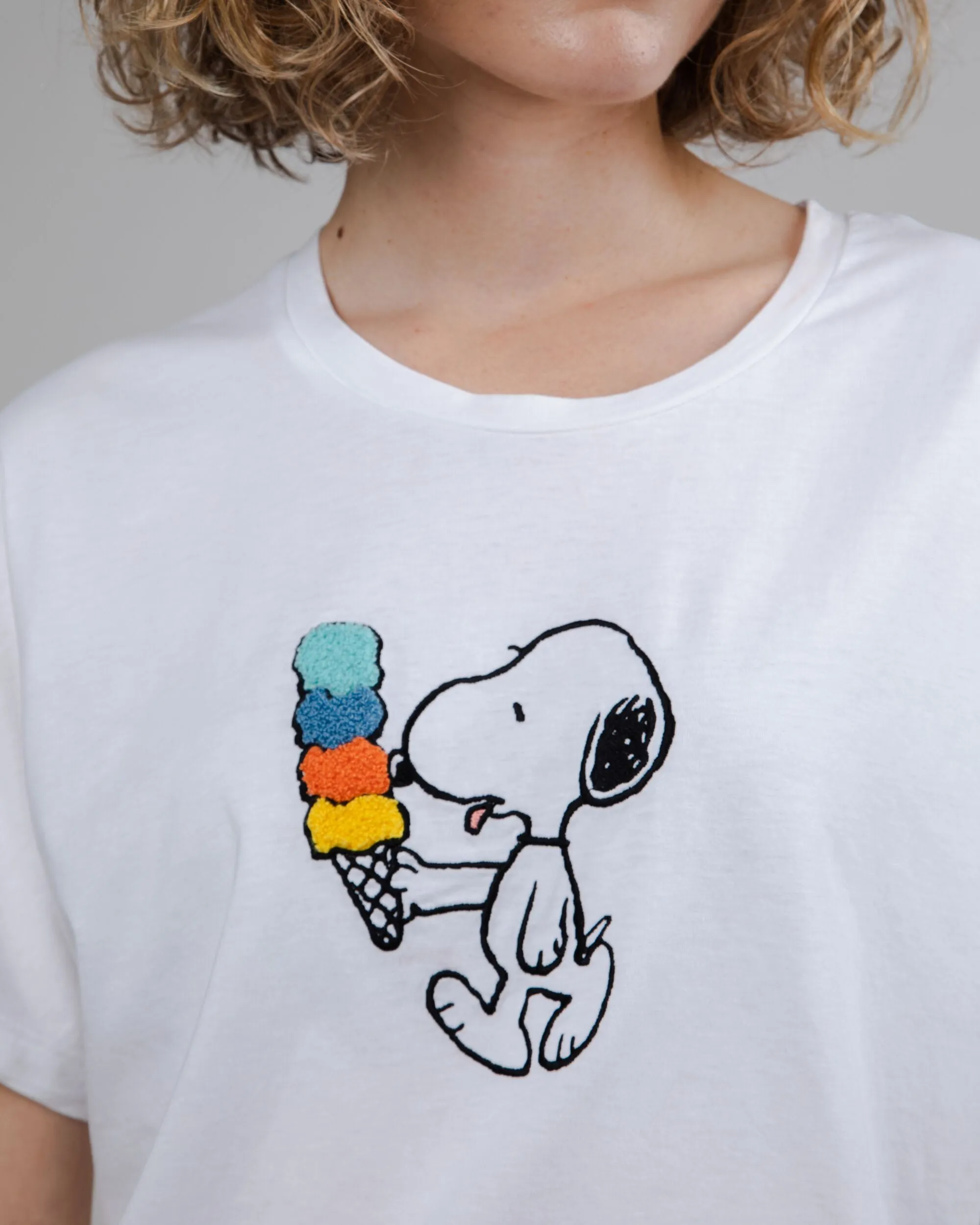 Streetwear Style Relaxed and Easy Peanuts Icecream Oversize Tee White