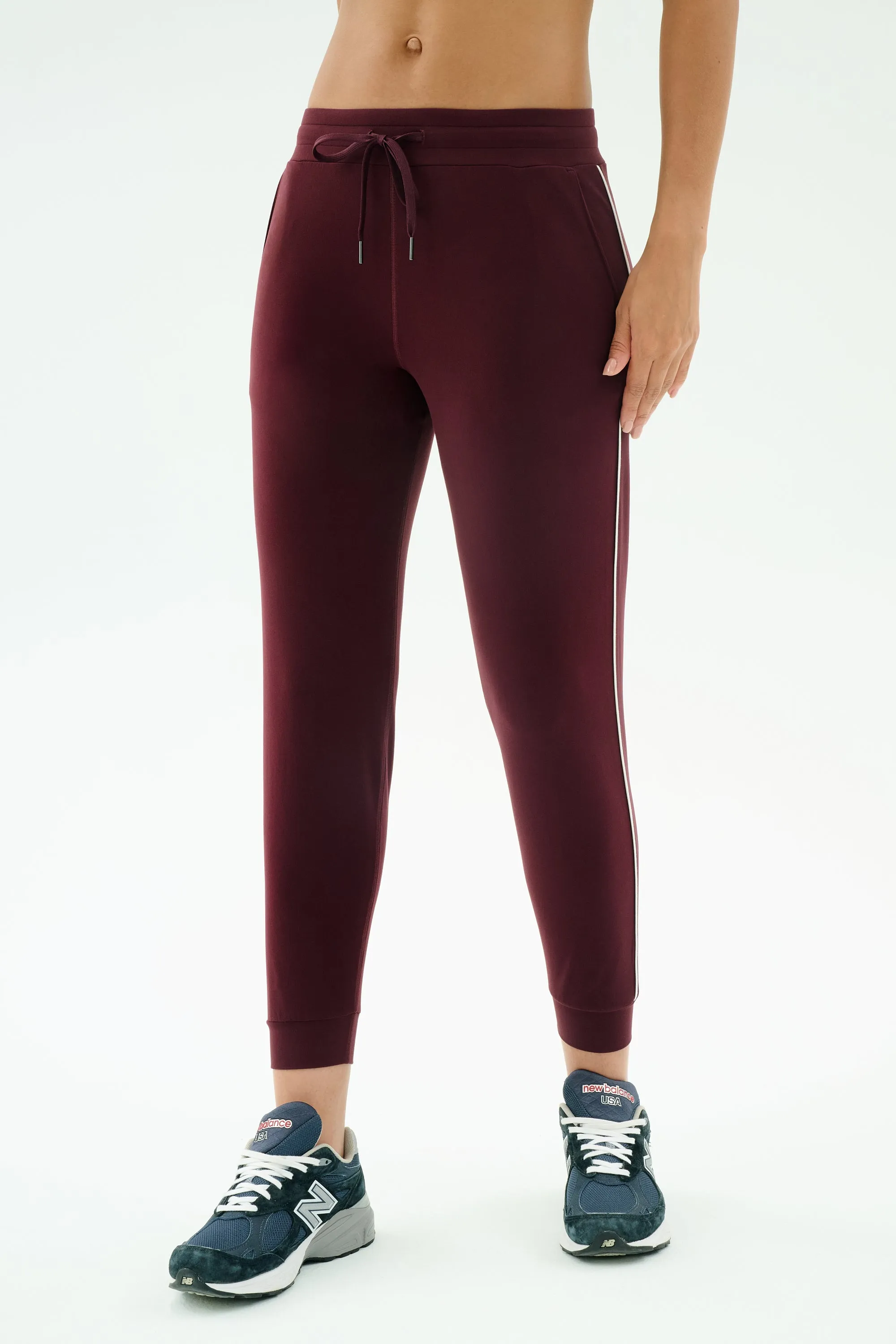 Outfit Staple Airweight Jogger 7/8 with Piping - Dark Cherry/Indigo