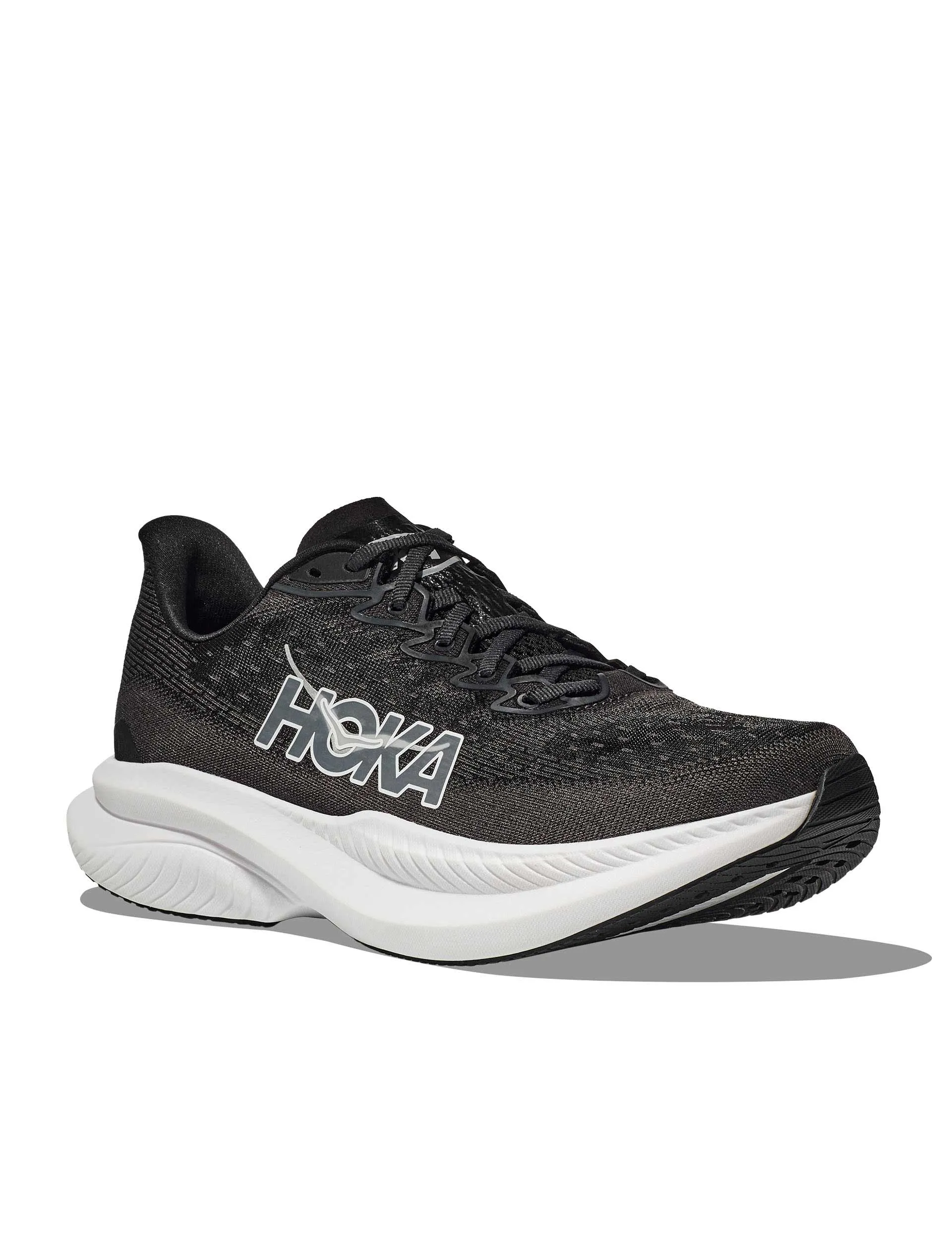 running for a form of meditation running in a metal bridge area shoes Mach 6 - Black/White