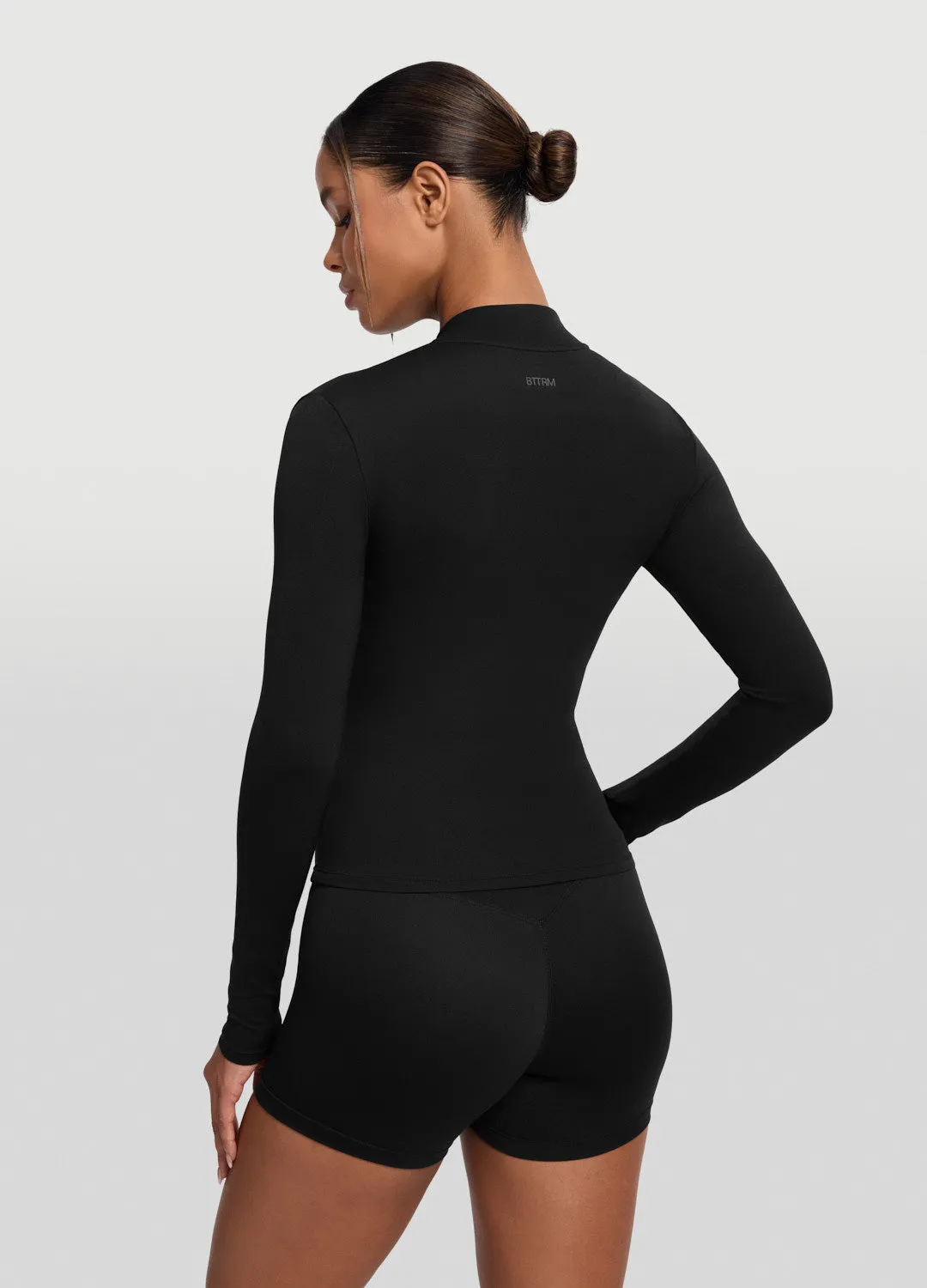 Sleek Zip-Up Long Sleeve Jacket Stretch Fit Moisture Management