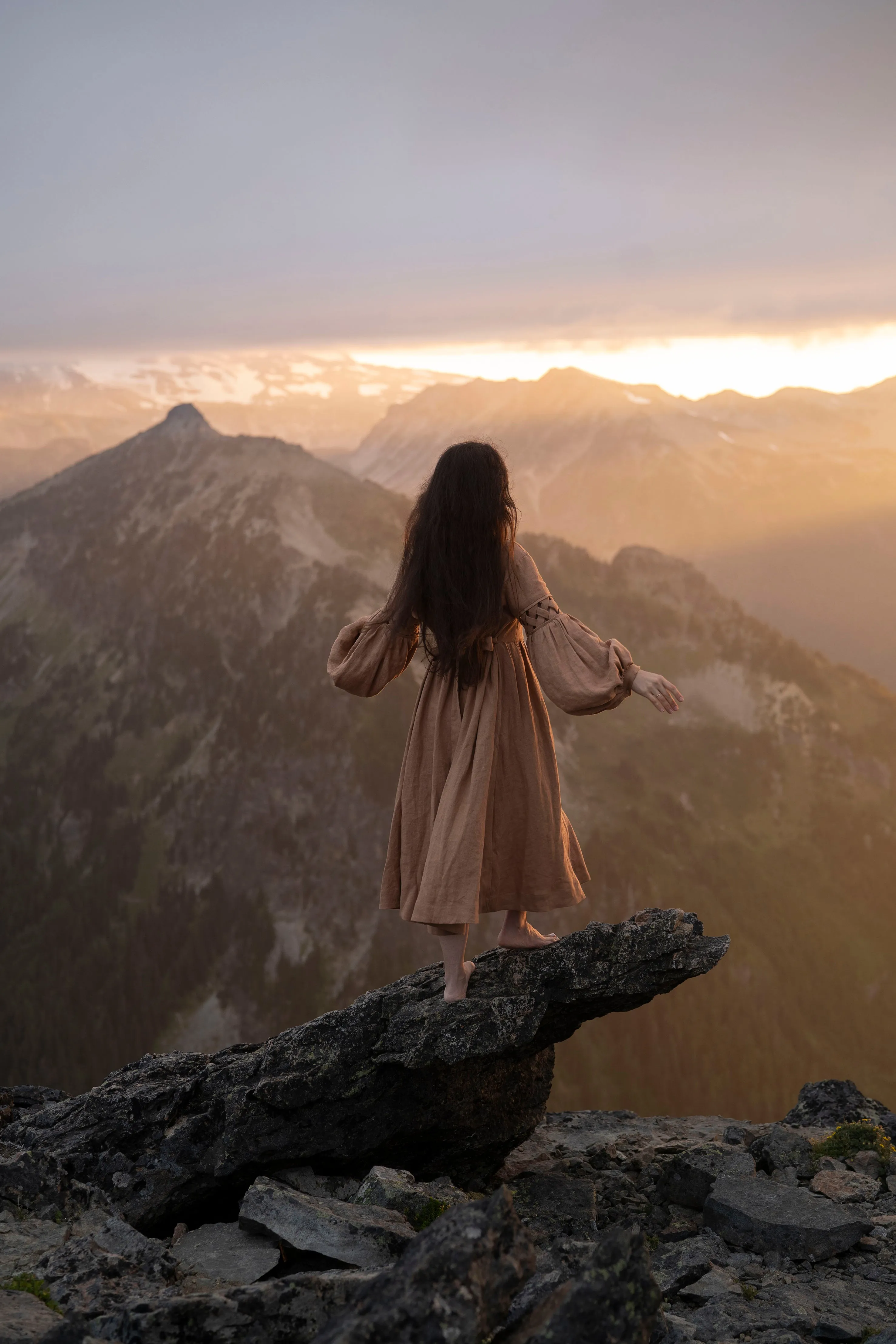 Relaxed Line Brunch Fit Meg'23 Oversized Dress with Long Sleeves