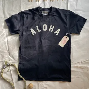 Pre Shrunk Cotton Mens Cotton T-Shirt in Black x Aloha applique