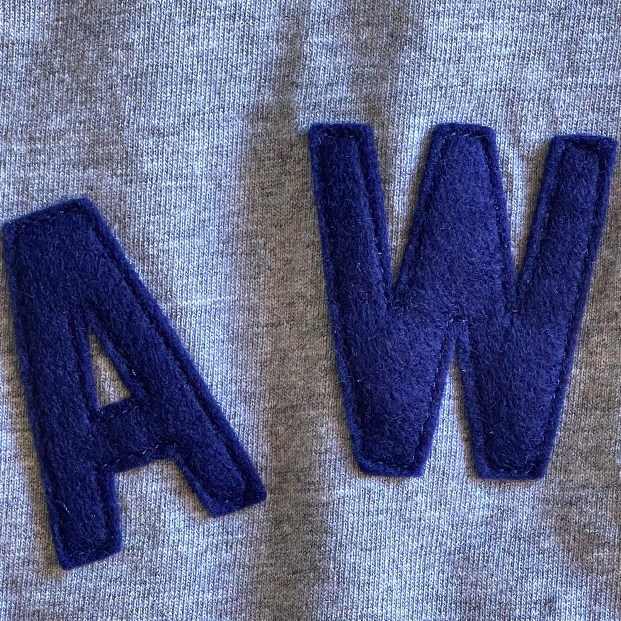 Layering Fashion Hypoallergenic Fibers Mens T-Shirt in Heather Grey x Hawai`i applique