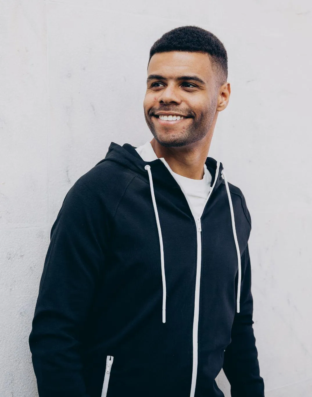 Front Pocket Chill Zip Hoodie in Black