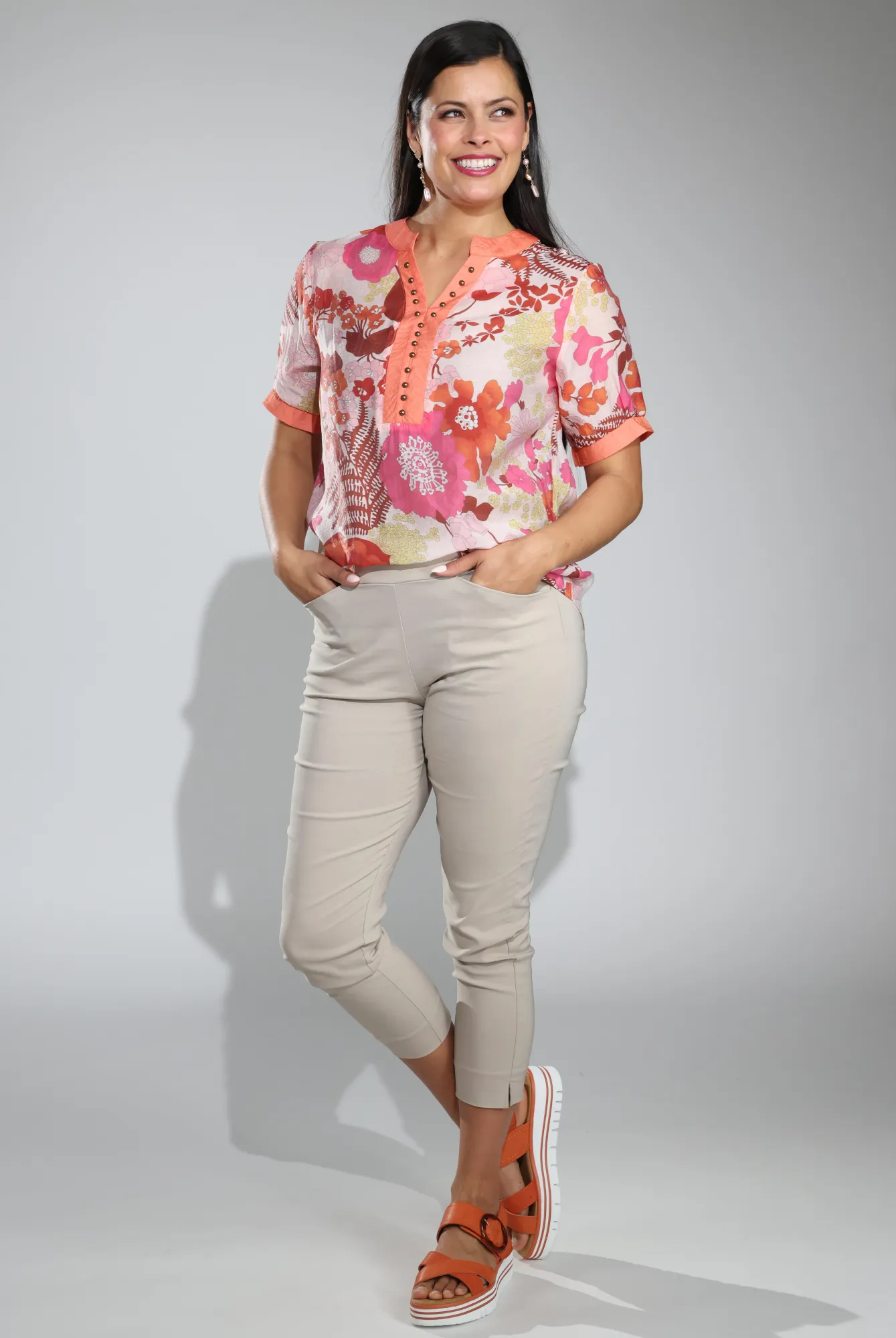 Seamless Comfort Platinum Bengaline Capri Pants | TAUPE | 6305C1