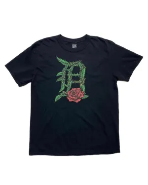 Ink Detroit - Old English D Rose - T-Shirt - Black Chic Fit