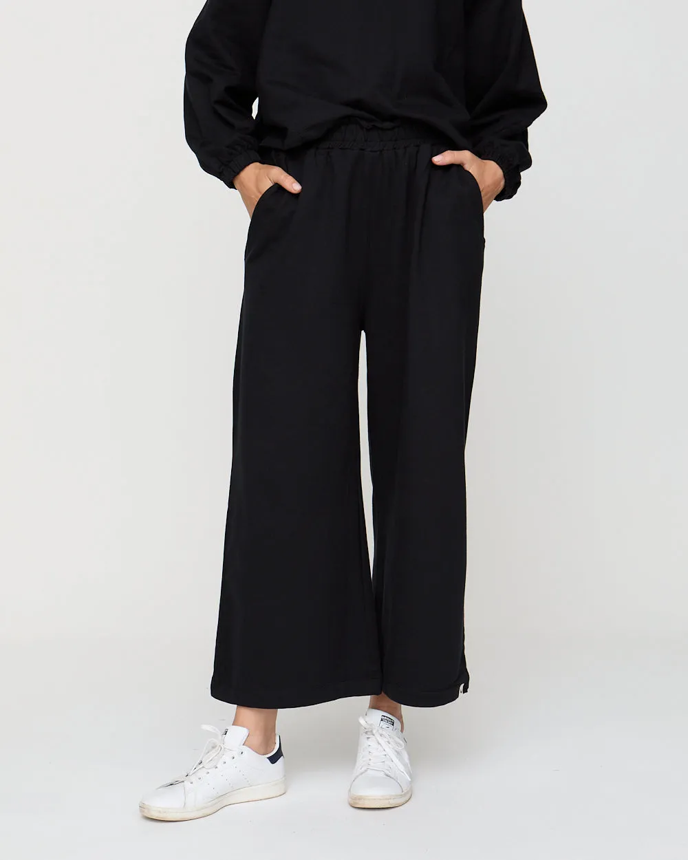 Non-Binding Fit Noor Black Wide Leg Trousers