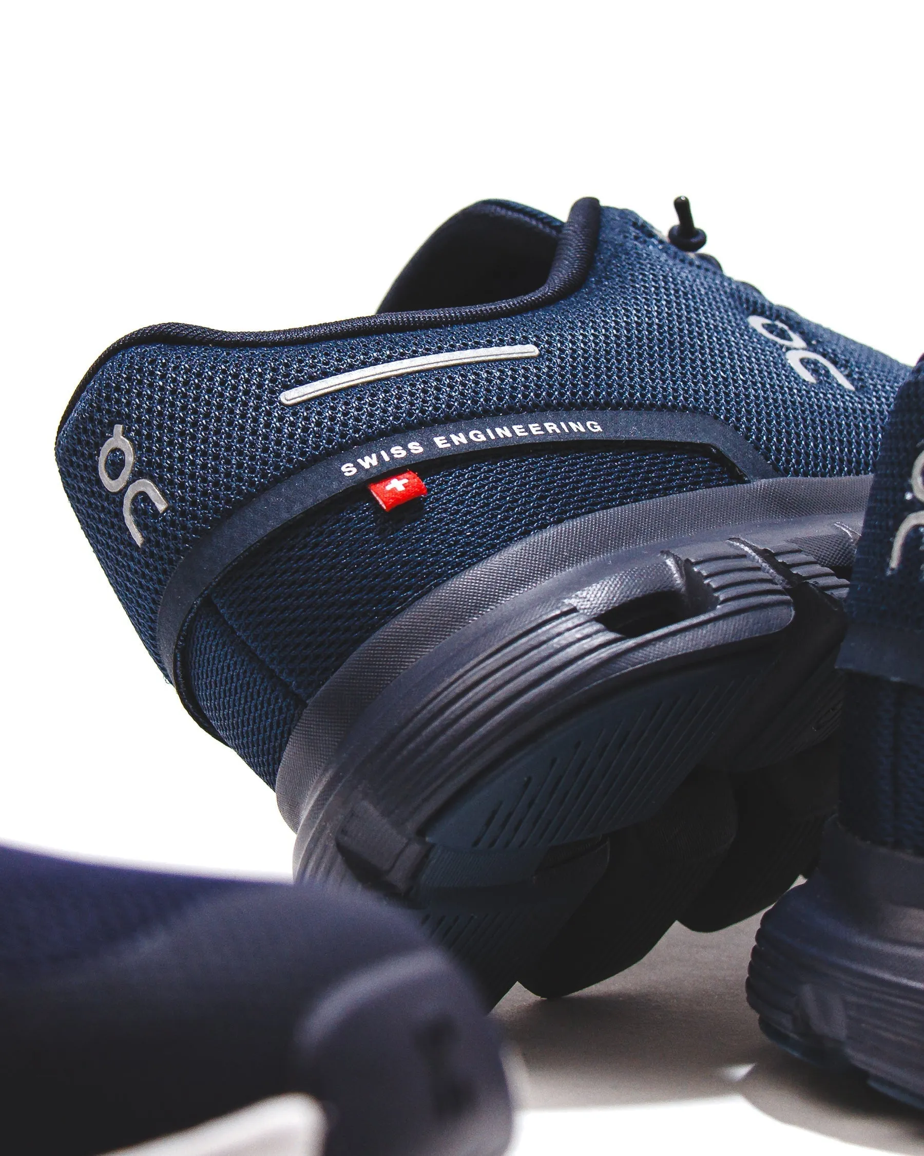 ON Men Cloud 6 Midnight White Core 3MF10070692 trendy running wear