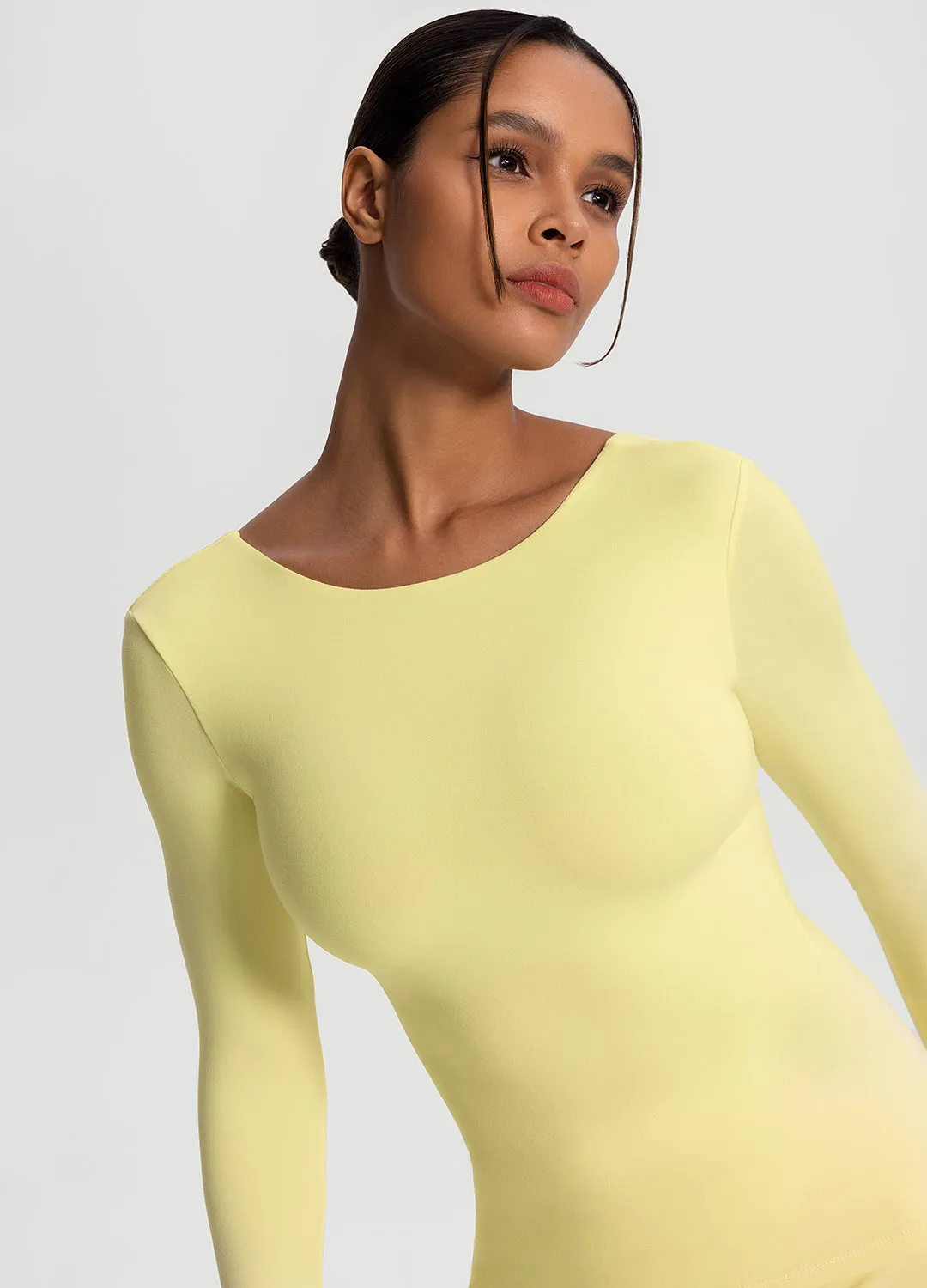 Simple Look Effortless Wearable Open-Back Long Sleeve Top