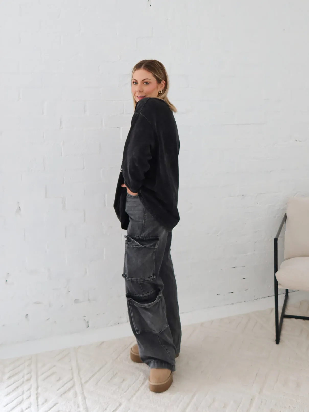 Basic Outfit Paxton Cargo Jeans- Black