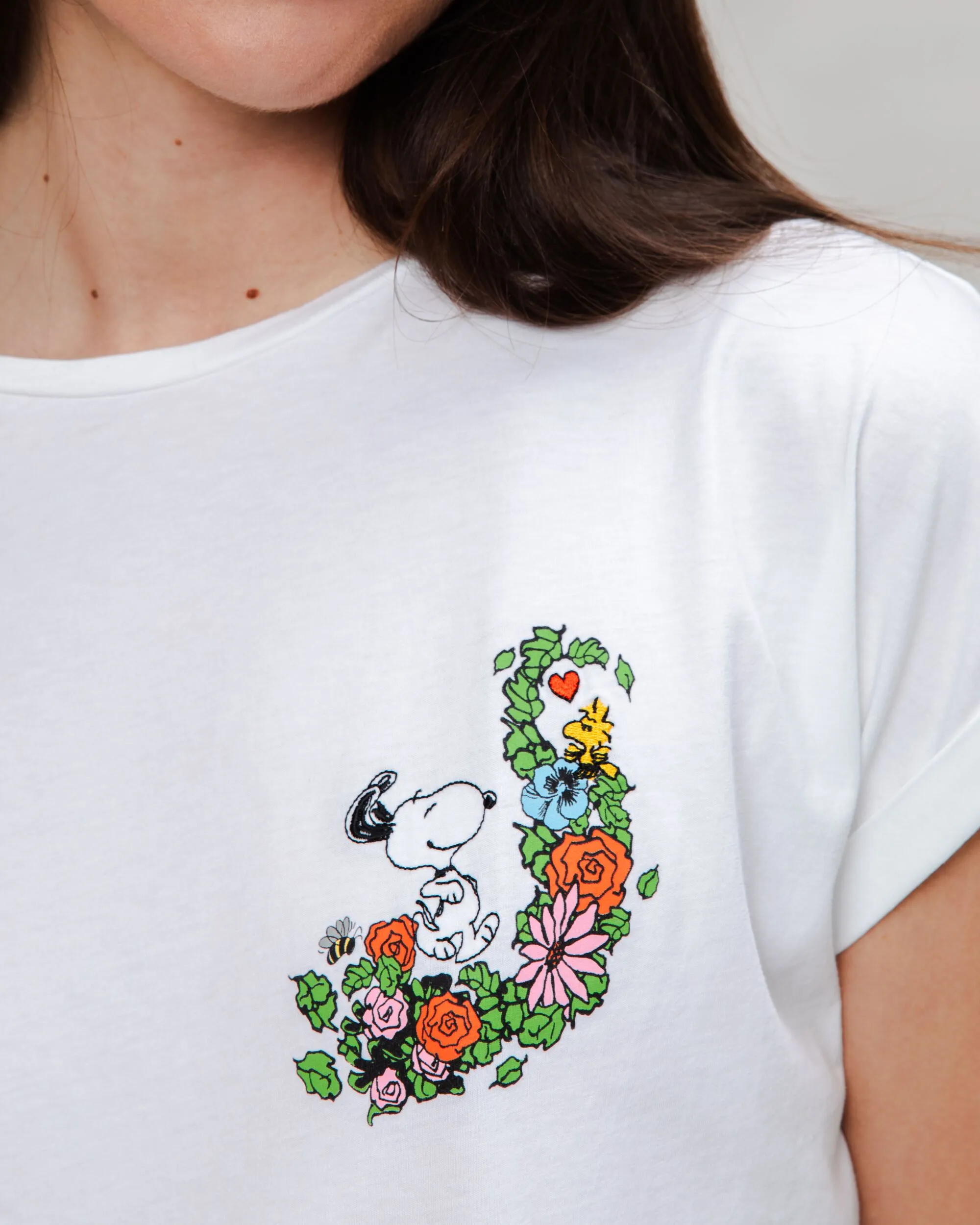 Flexible Weave Peanuts Flowers Scoop Tee White
